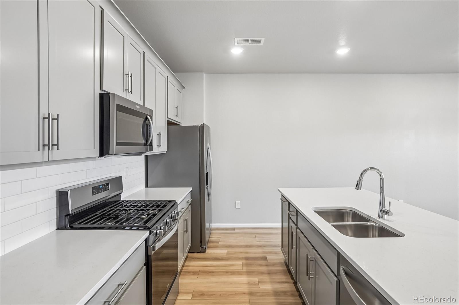 MLS Image #11 for 22160 e 8th avenue ,aurora, Colorado