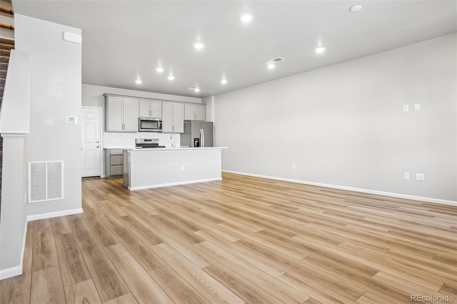MLS Image #5 for 22160 e 8th avenue ,aurora, Colorado