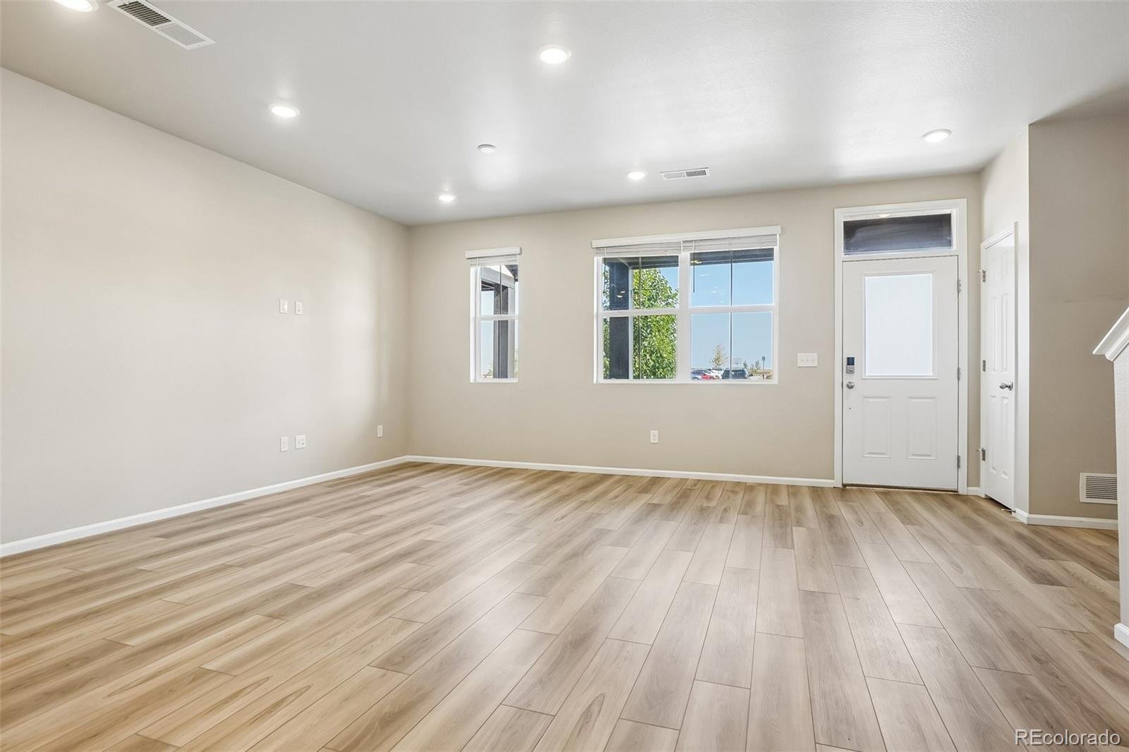 MLS Image #8 for 22160 e 8th avenue ,aurora, Colorado