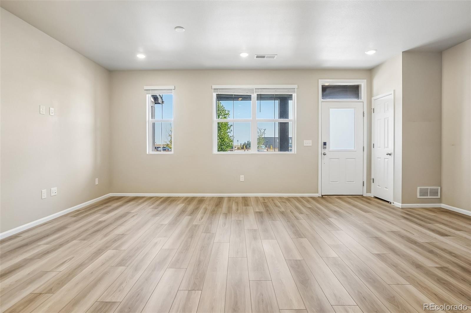 MLS Image #9 for 22160 e 8th avenue ,aurora, Colorado