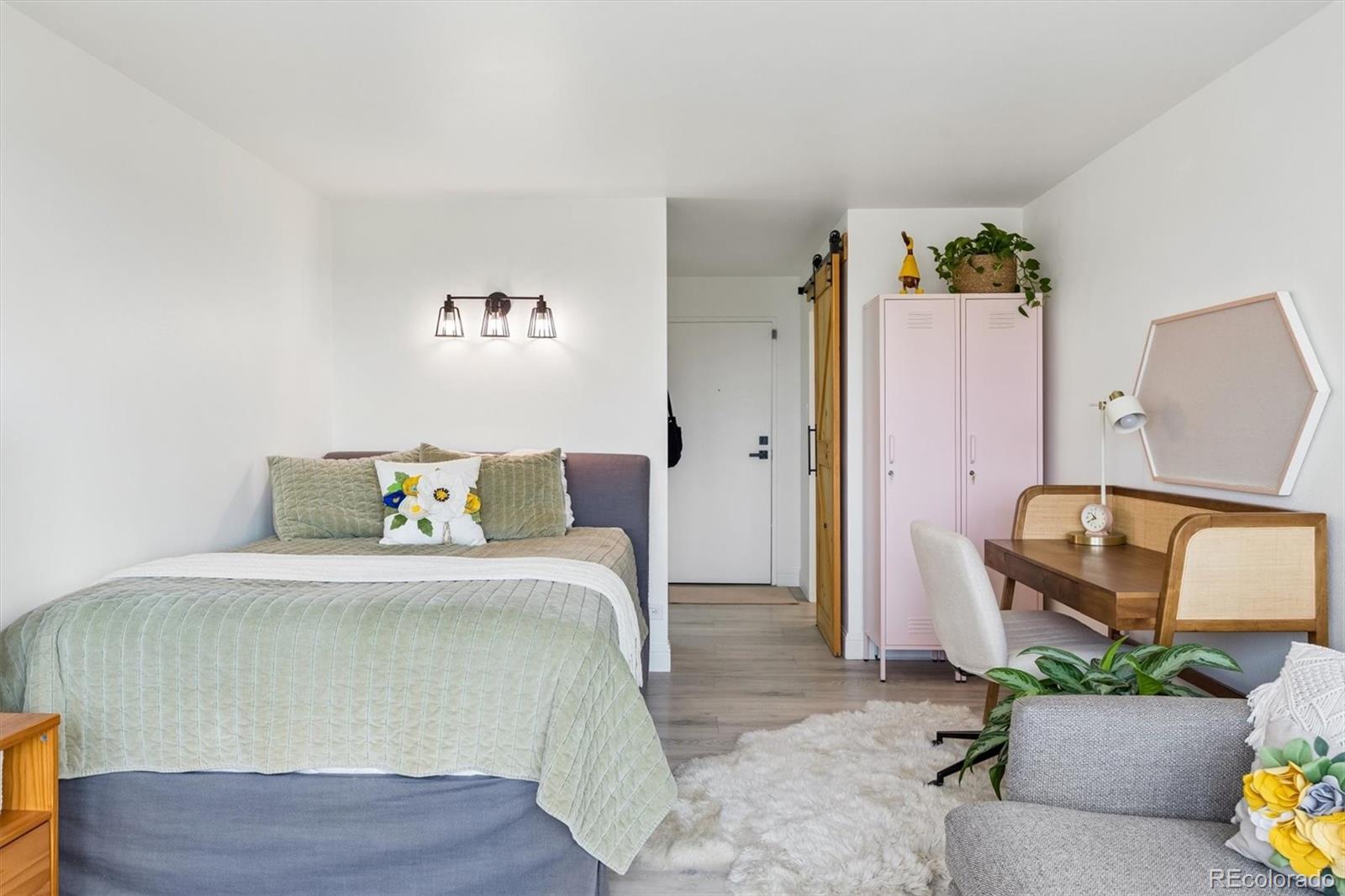 MLS Image #15 for 789 n clarkson street,denver, Colorado