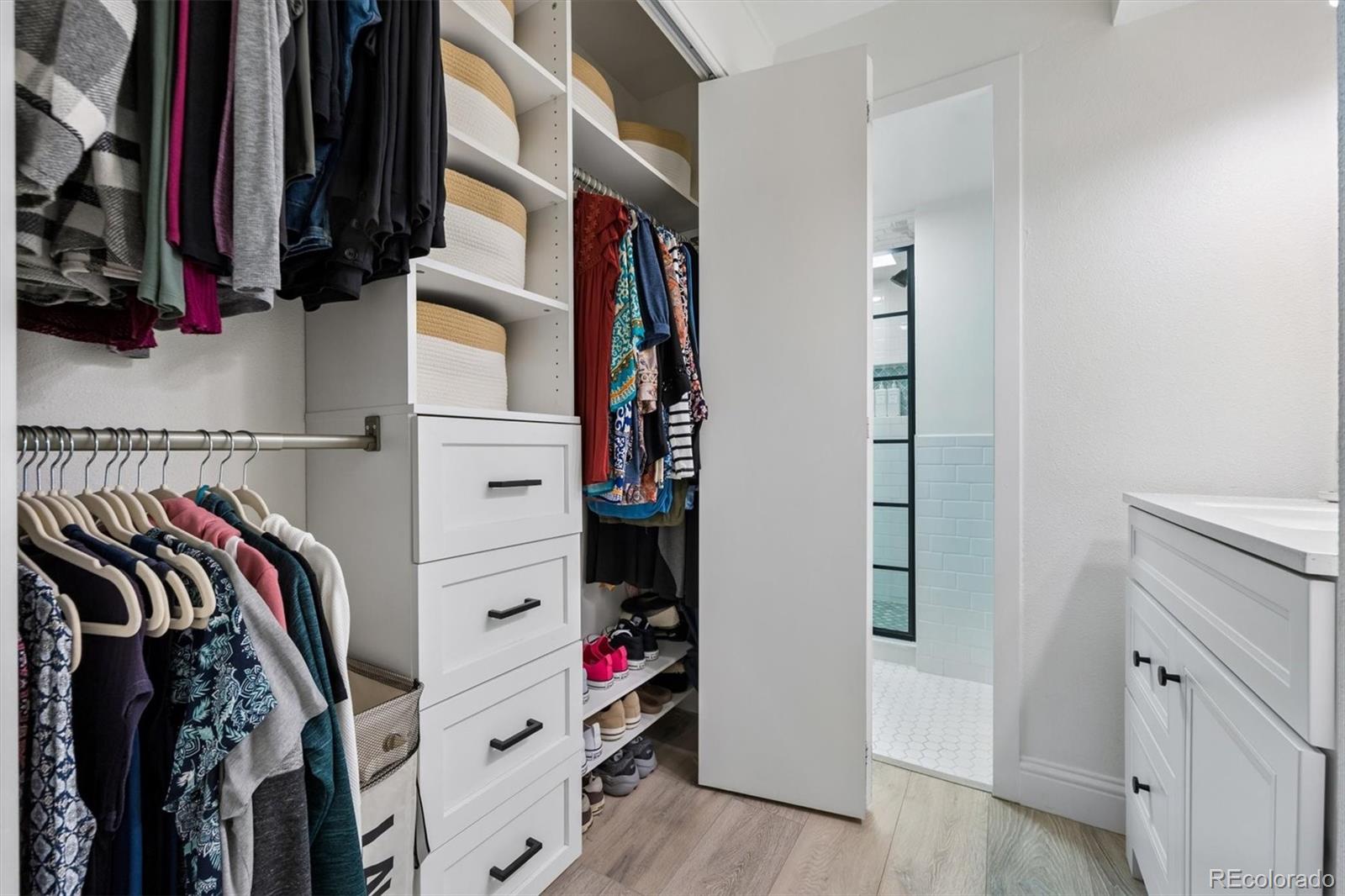 MLS Image #16 for 789 n clarkson street,denver, Colorado