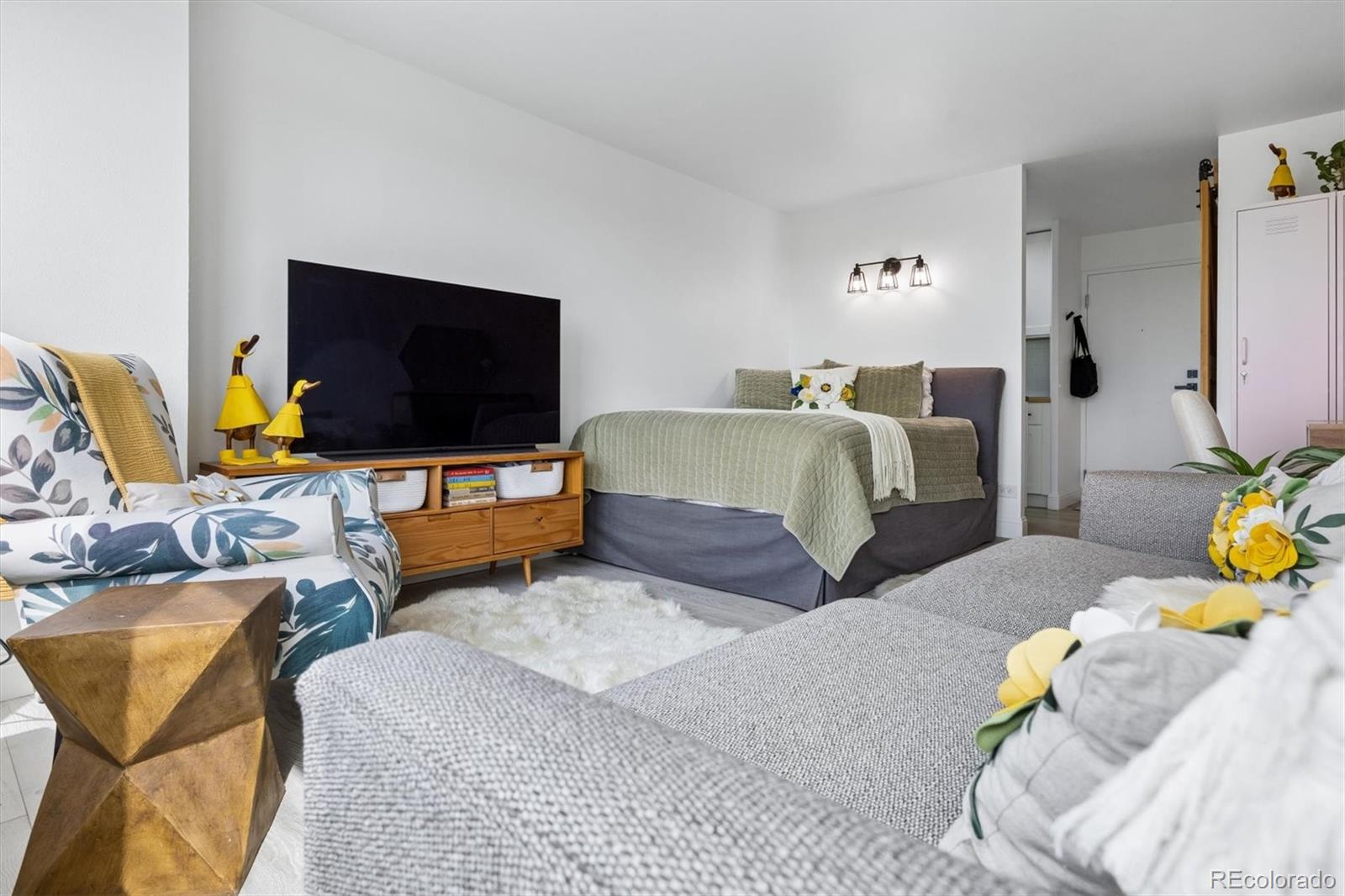 MLS Image #19 for 789 n clarkson street,denver, Colorado