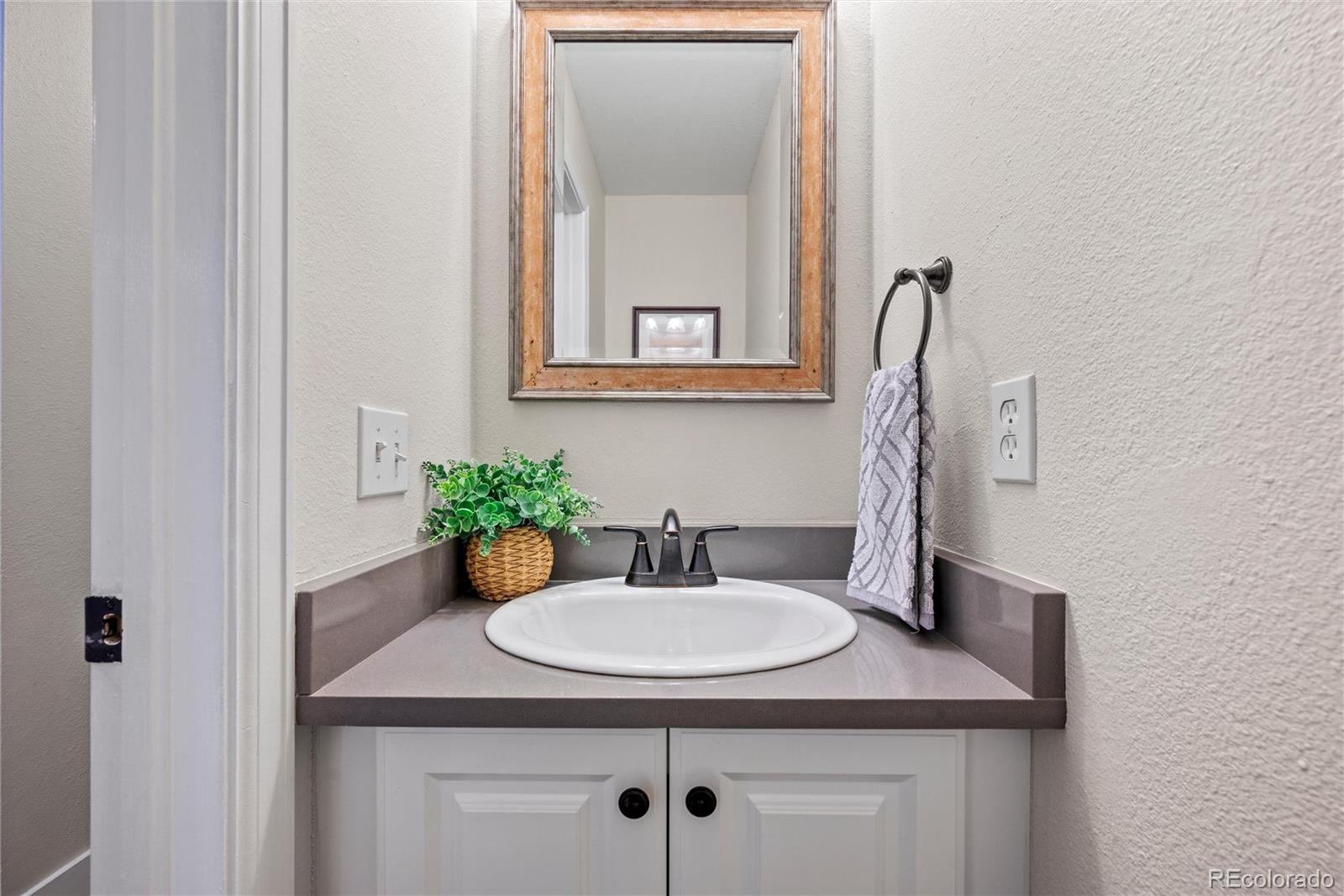 MLS Image #10 for 14252 e hawaii circle,aurora, Colorado