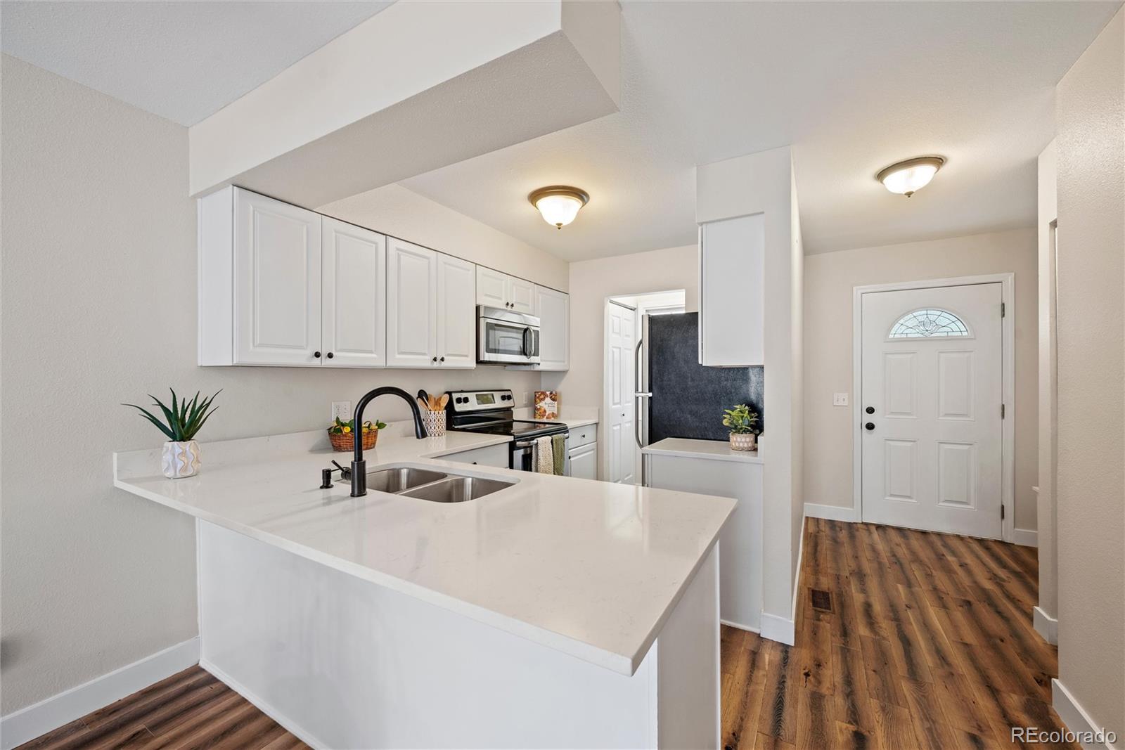 MLS Image #5 for 14252 e hawaii circle,aurora, Colorado