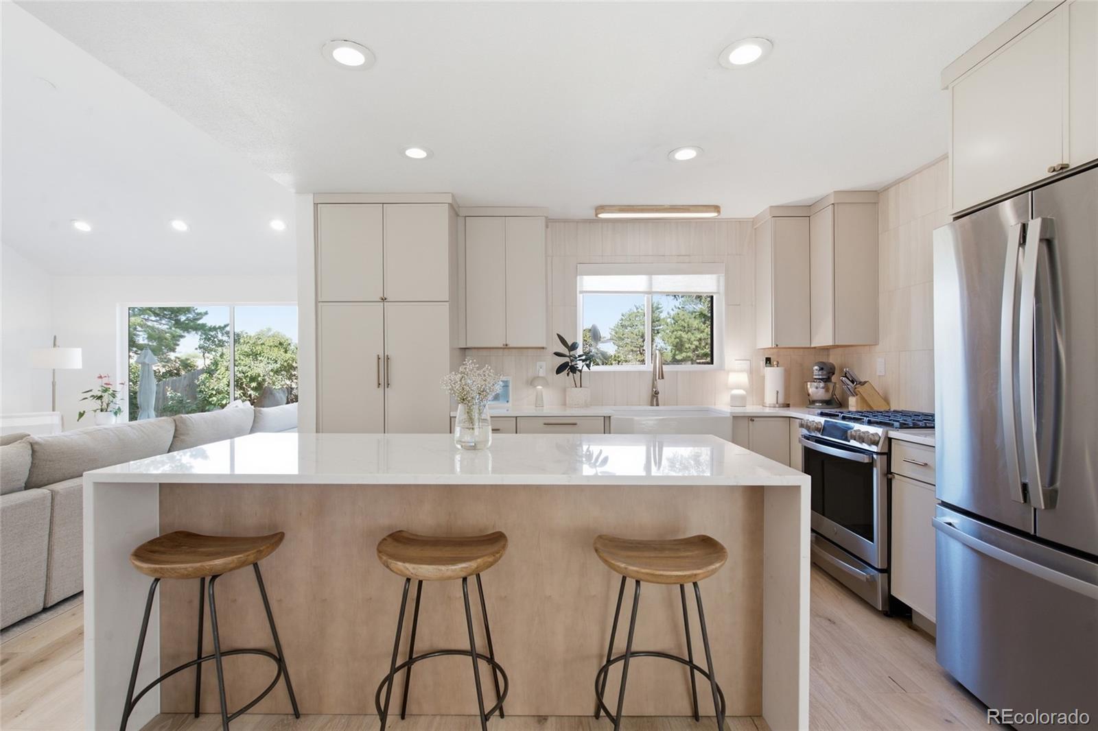 MLS Image #3 for 5981 s vivian street,littleton, Colorado