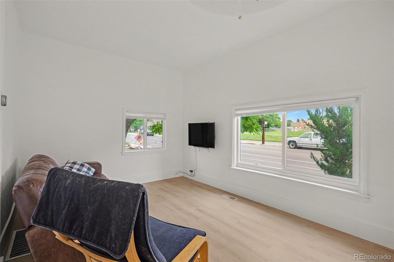 MLS Image #4 for 316 w 1st street,loveland, Colorado