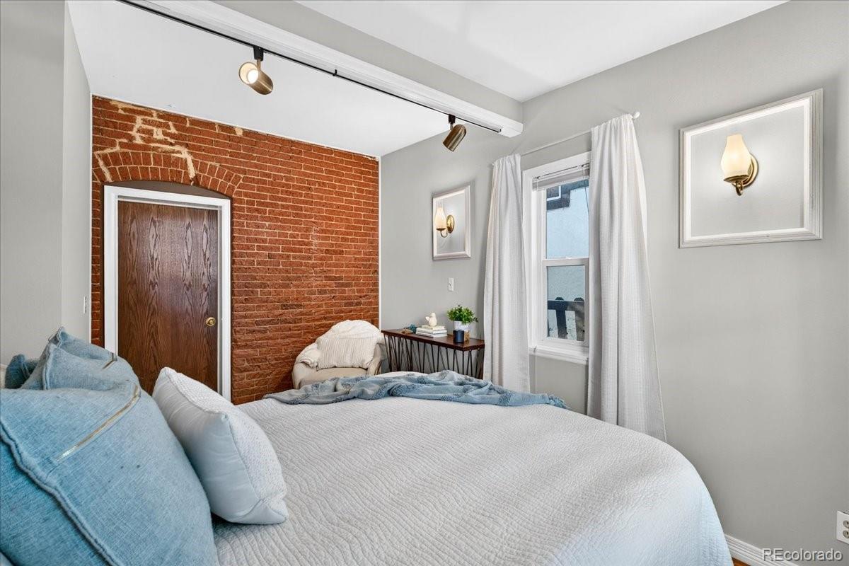 MLS Image #18 for 2459 n clarkson street,denver, Colorado