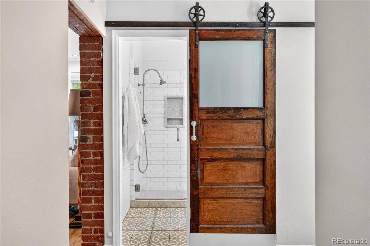 MLS Image #19 for 2459 n clarkson street,denver, Colorado