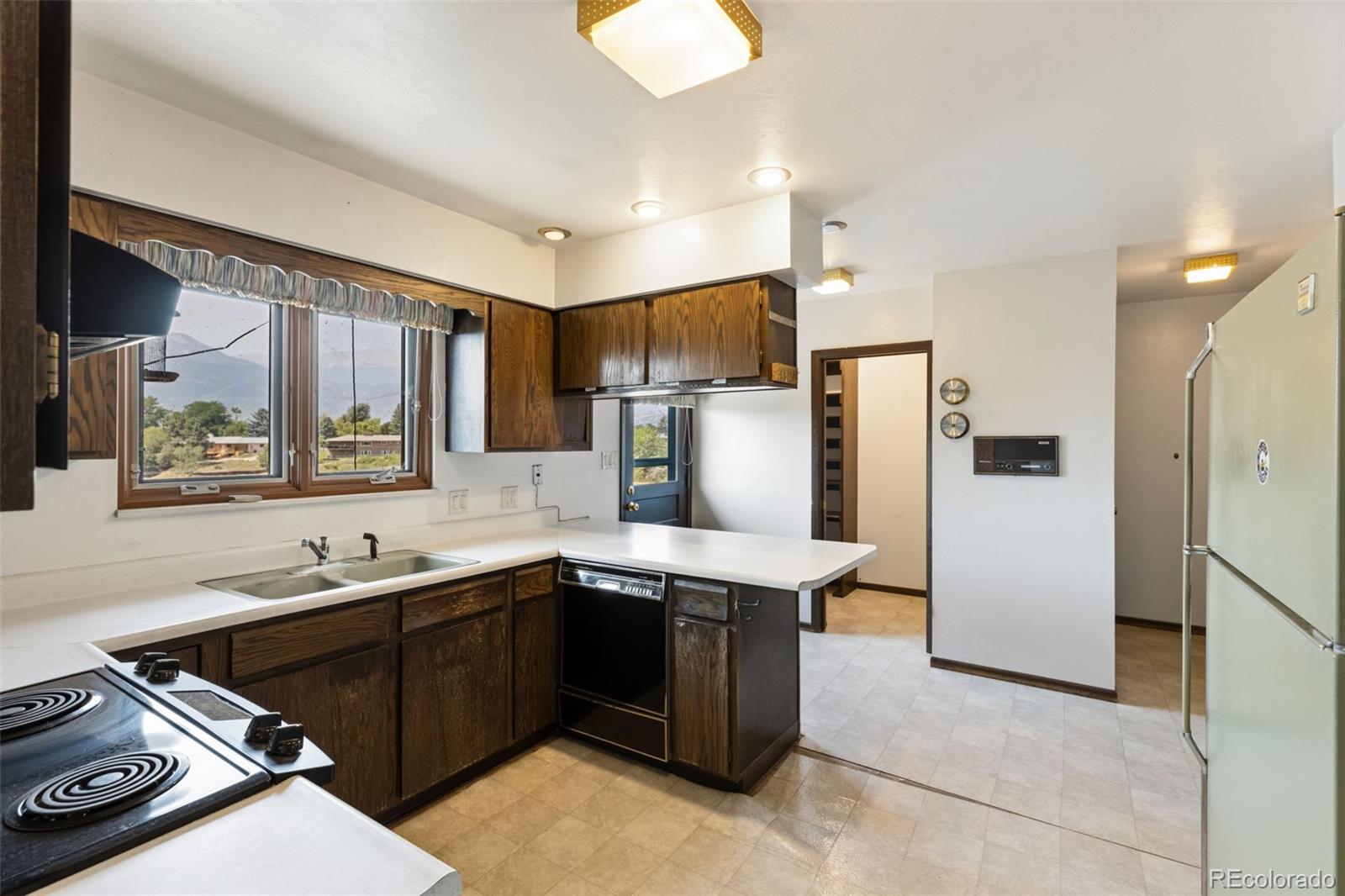 MLS Image #18 for 2260  mesa road,colorado springs, Colorado