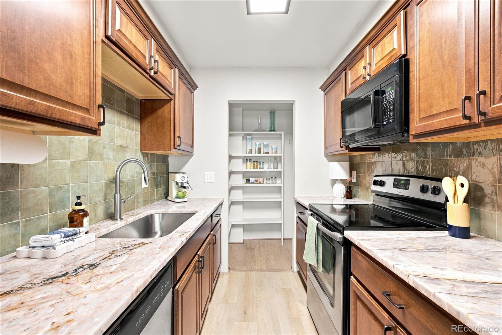 MLS Image #19 for 1313  steele street 306,denver, Colorado