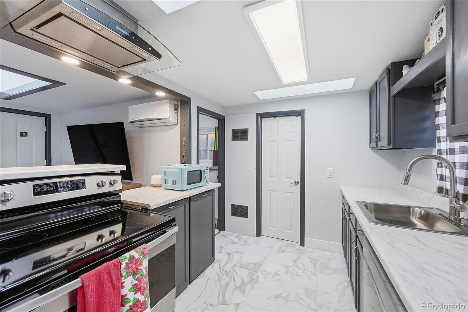 MLS Image #10 for 3460 s canosa court,englewood, Colorado