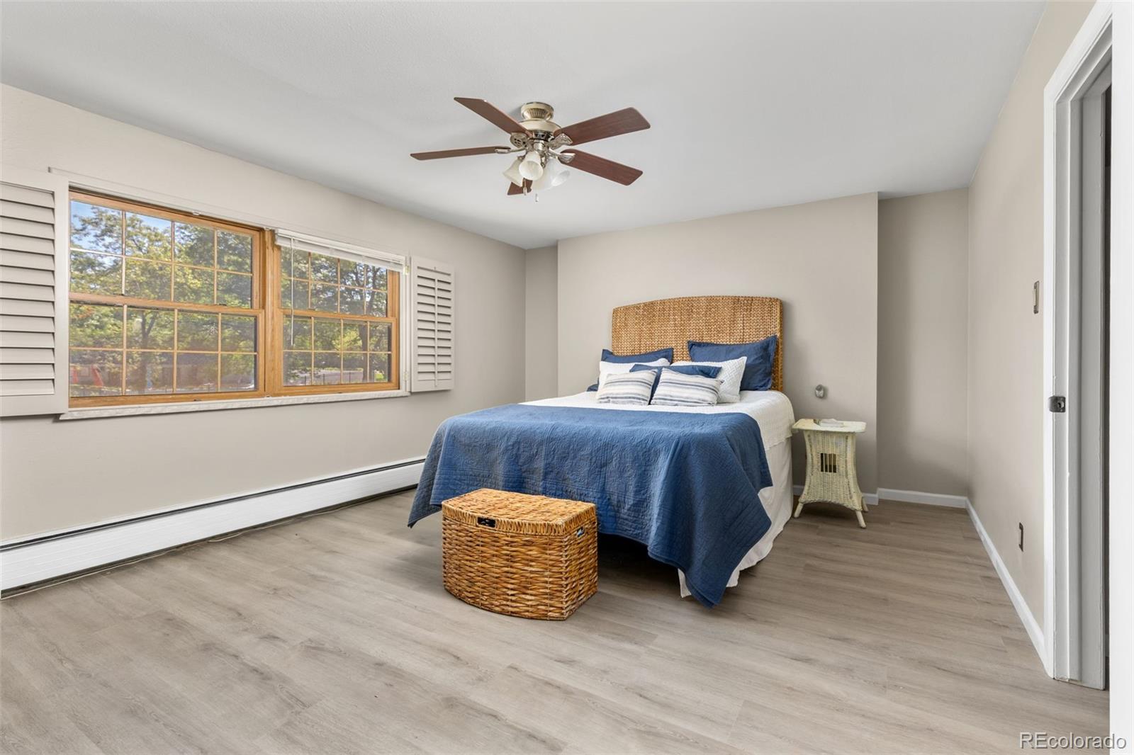 MLS Image #14 for 3534 s ivanhoe street,denver, Colorado