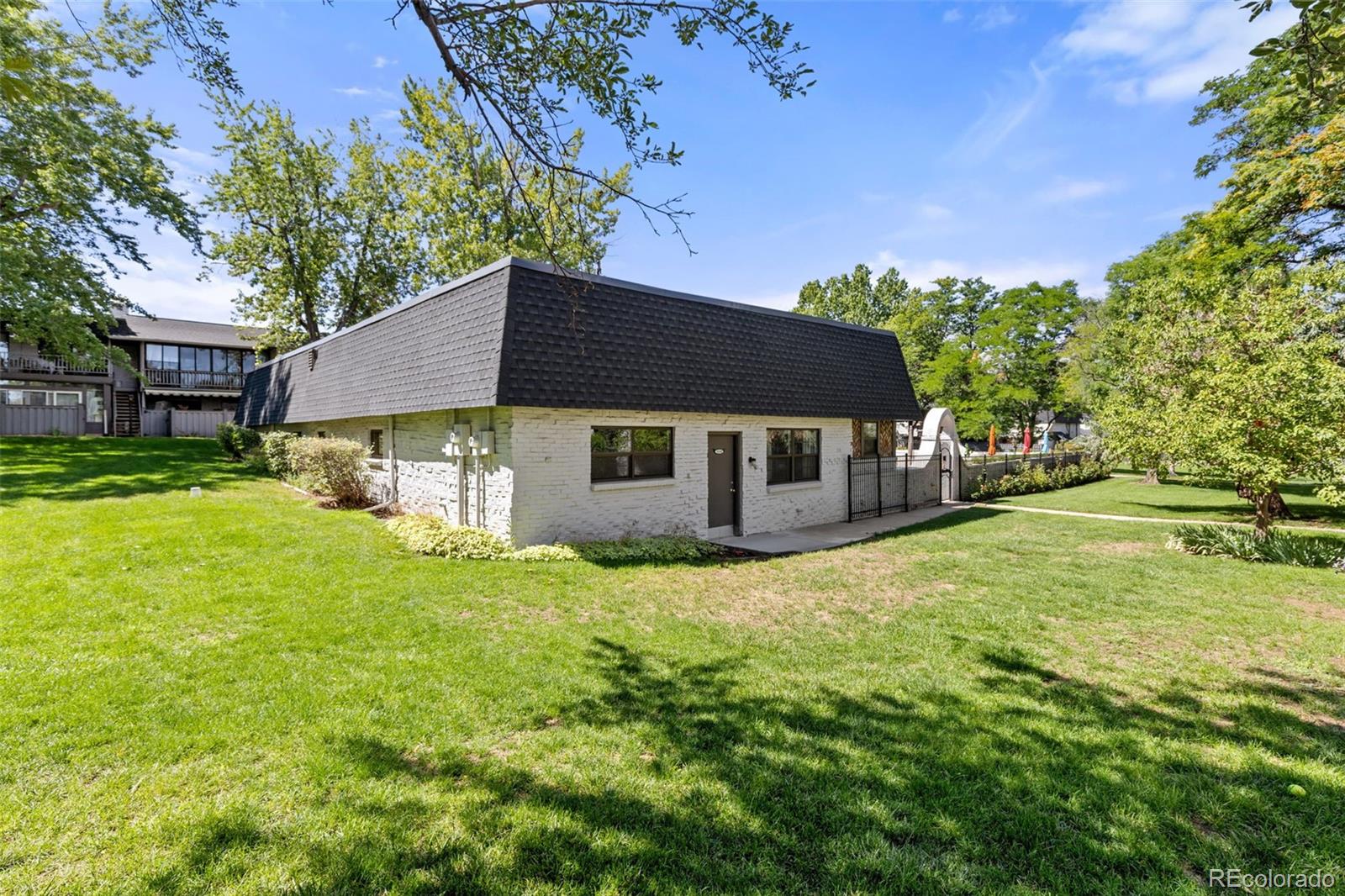 MLS Image #24 for 3534 s ivanhoe street,denver, Colorado