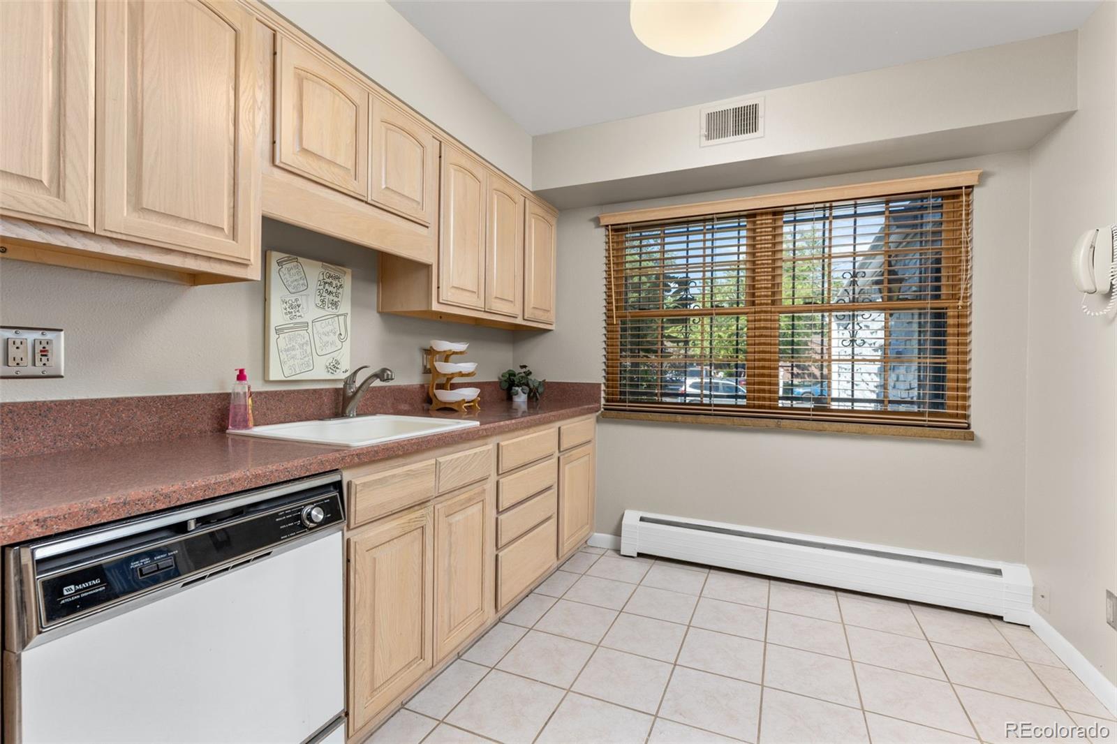 MLS Image #8 for 3534 s ivanhoe street,denver, Colorado