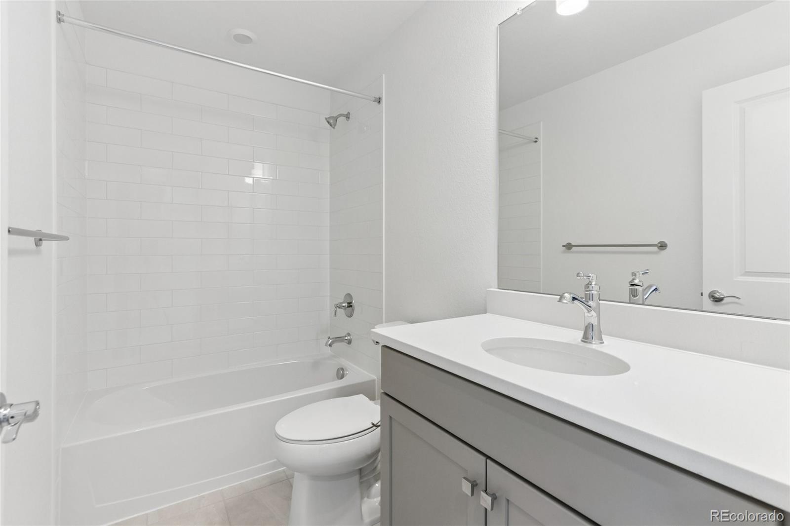 MLS Image #17 for 6184 n lisbon street,aurora, Colorado