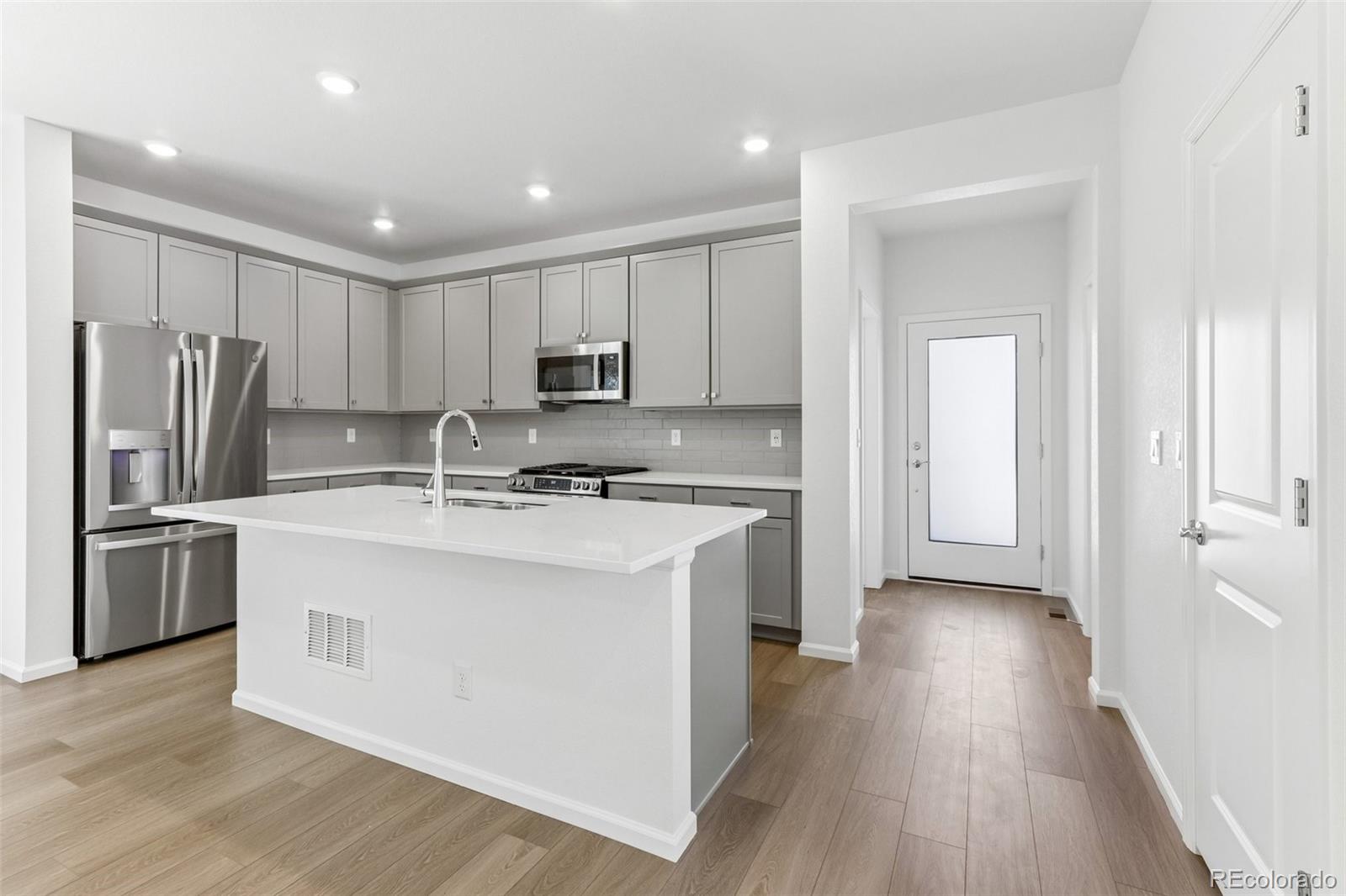 MLS Image #4 for 6184 n lisbon street,aurora, Colorado