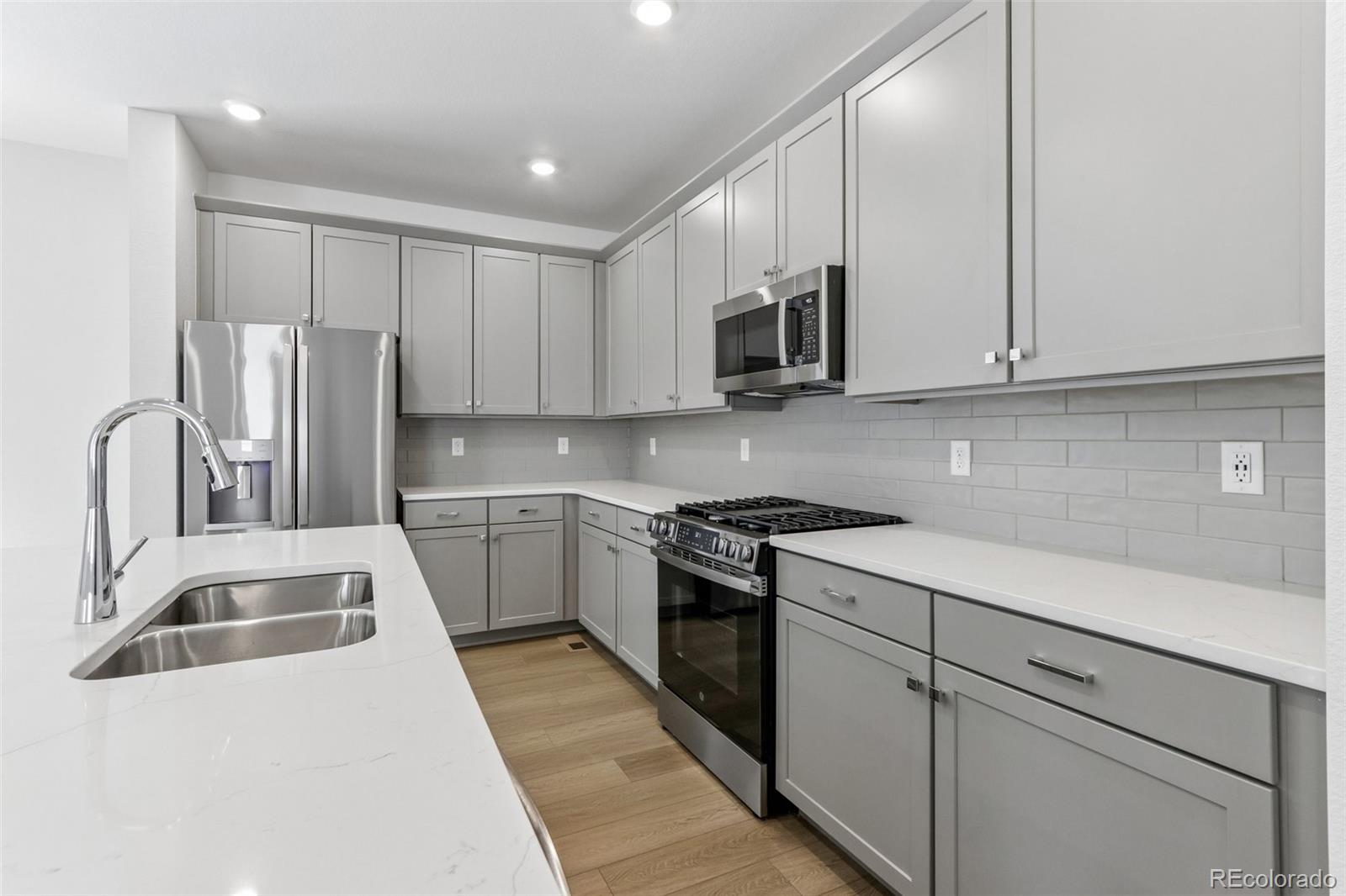 MLS Image #5 for 6184 n lisbon street,aurora, Colorado