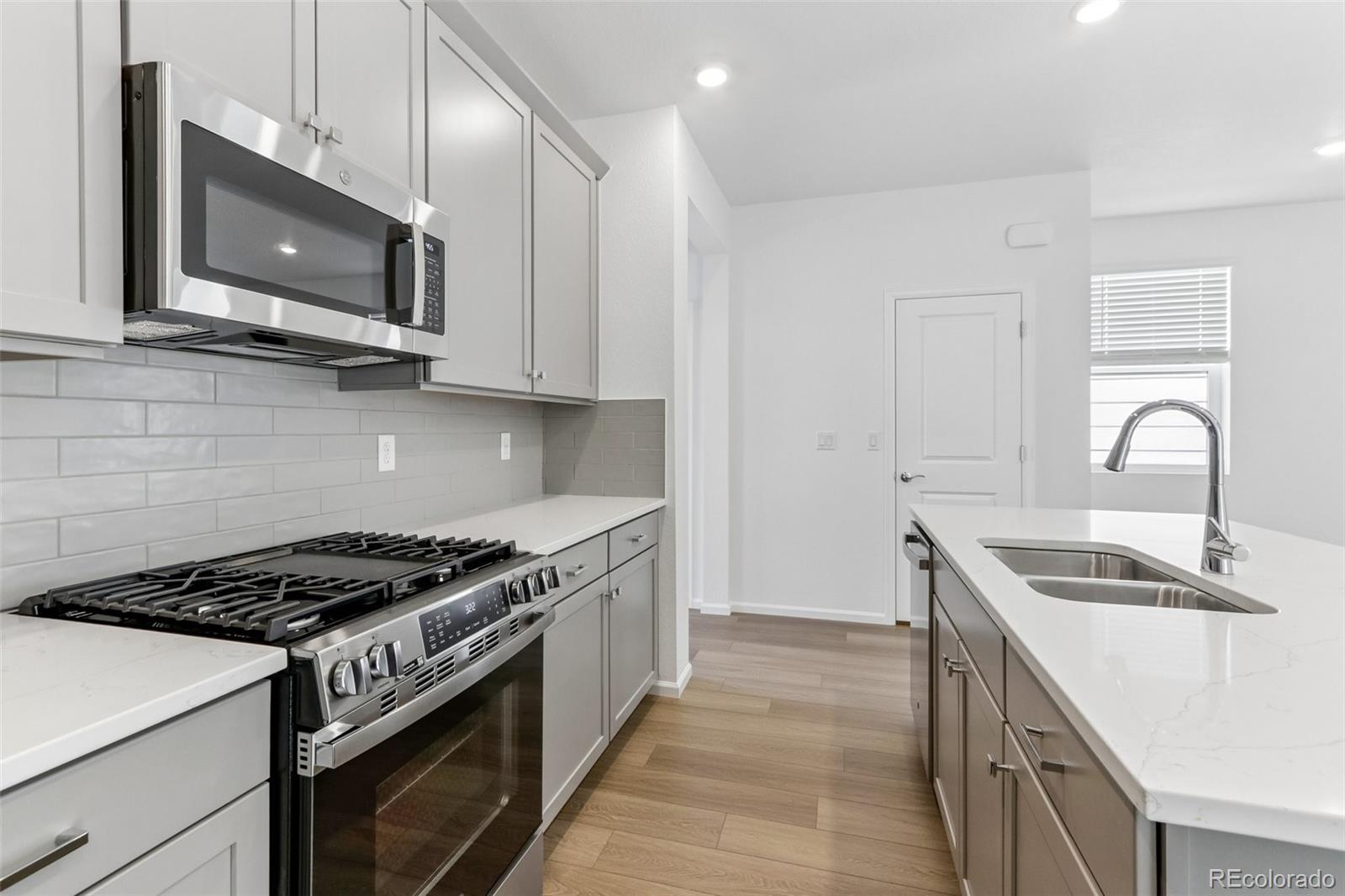 MLS Image #6 for 6184 n lisbon street,aurora, Colorado
