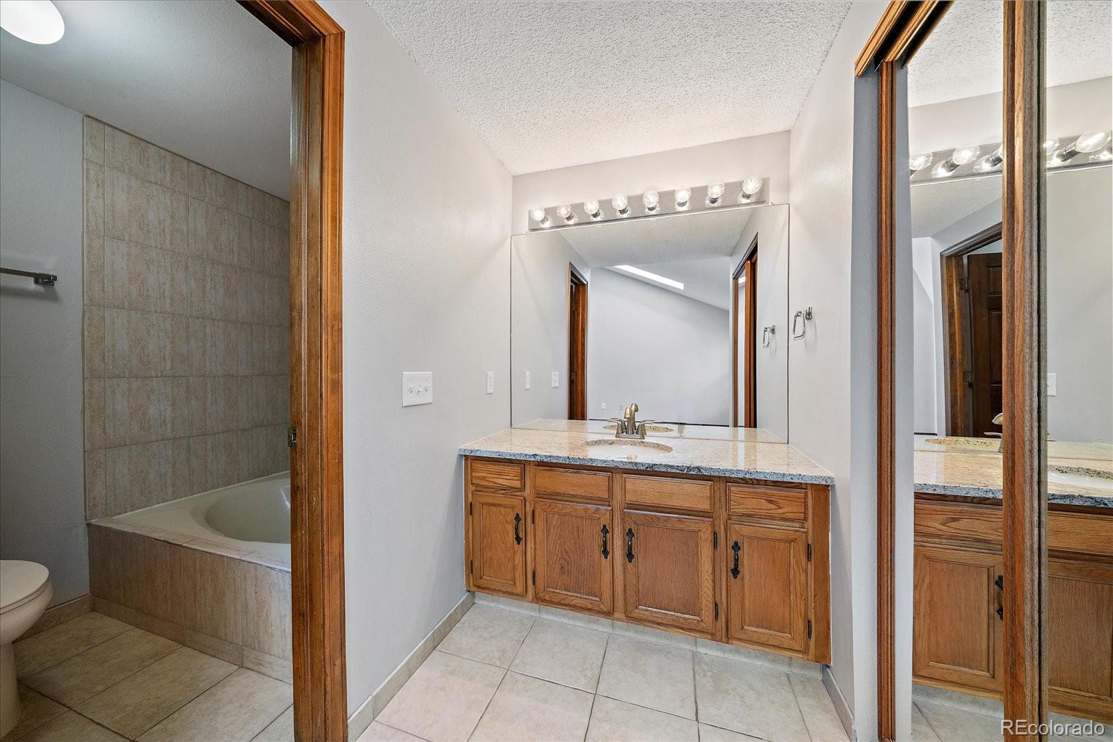 MLS Image #16 for 1922 s hannibal court,aurora, Colorado