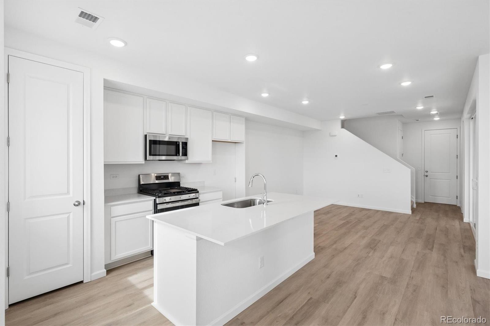 MLS Image #1 for 24121 e 30th place,aurora, Colorado