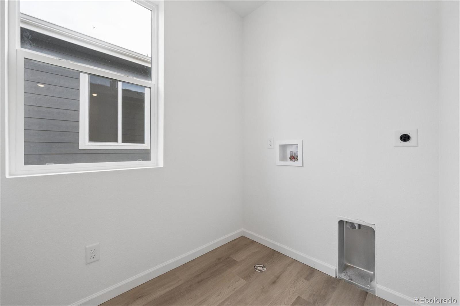 MLS Image #11 for 24121 e 30th place,aurora, Colorado