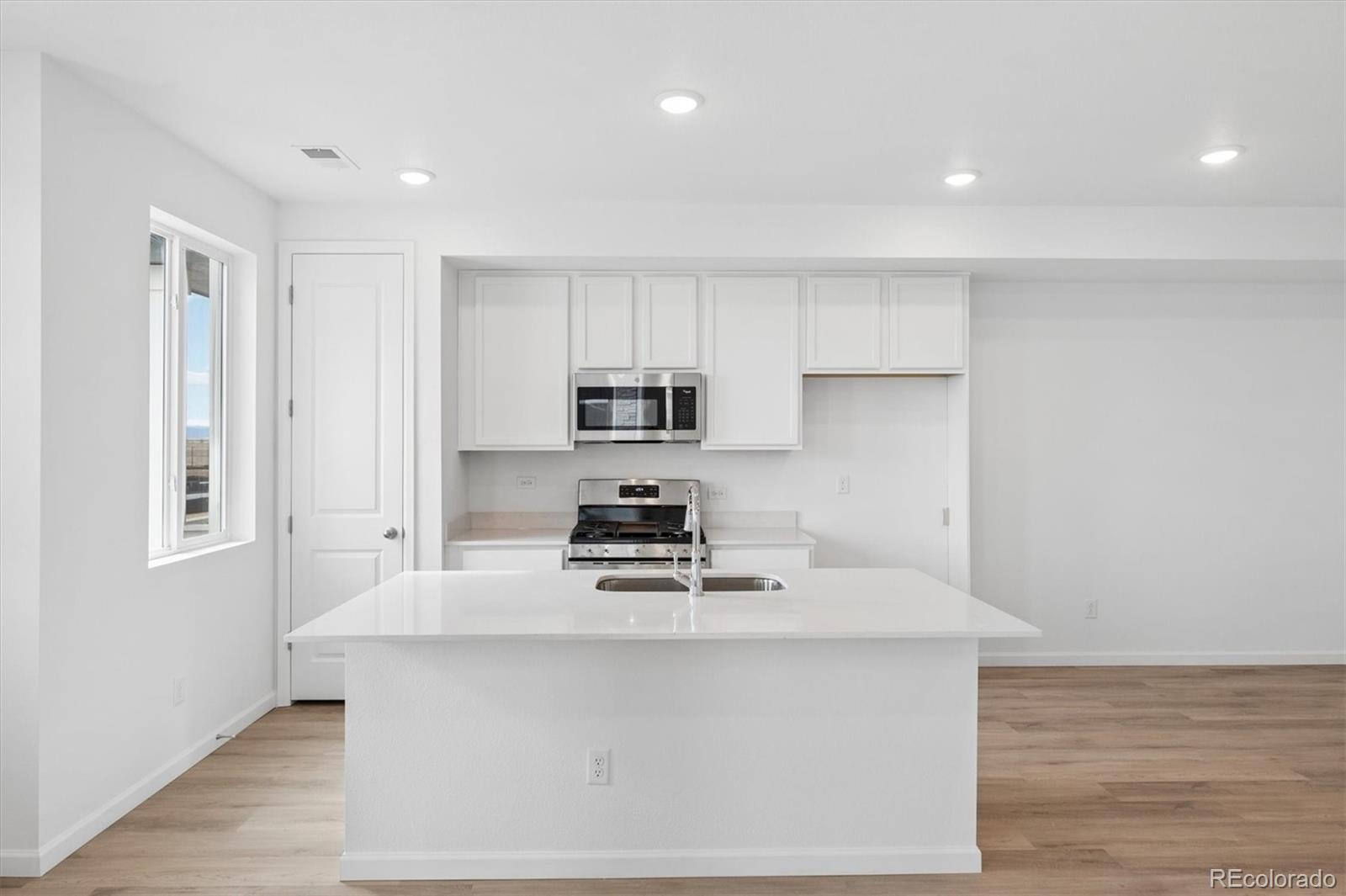 MLS Image #2 for 24121 e 30th place,aurora, Colorado