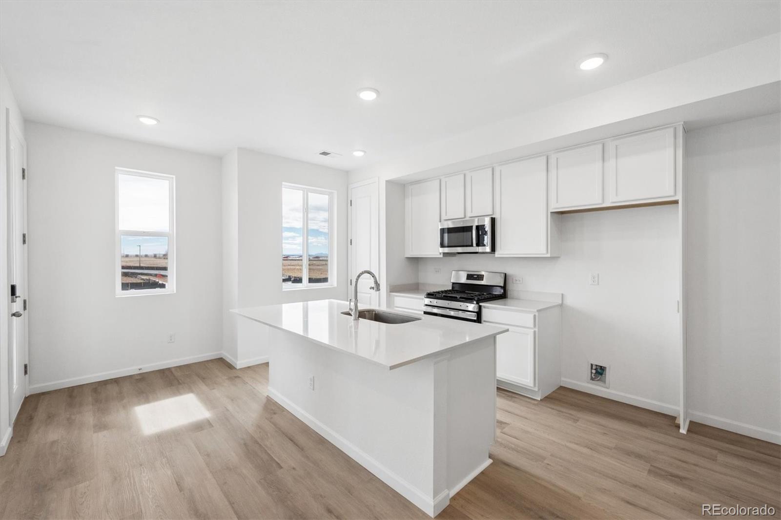 MLS Image #3 for 24121 e 30th place,aurora, Colorado