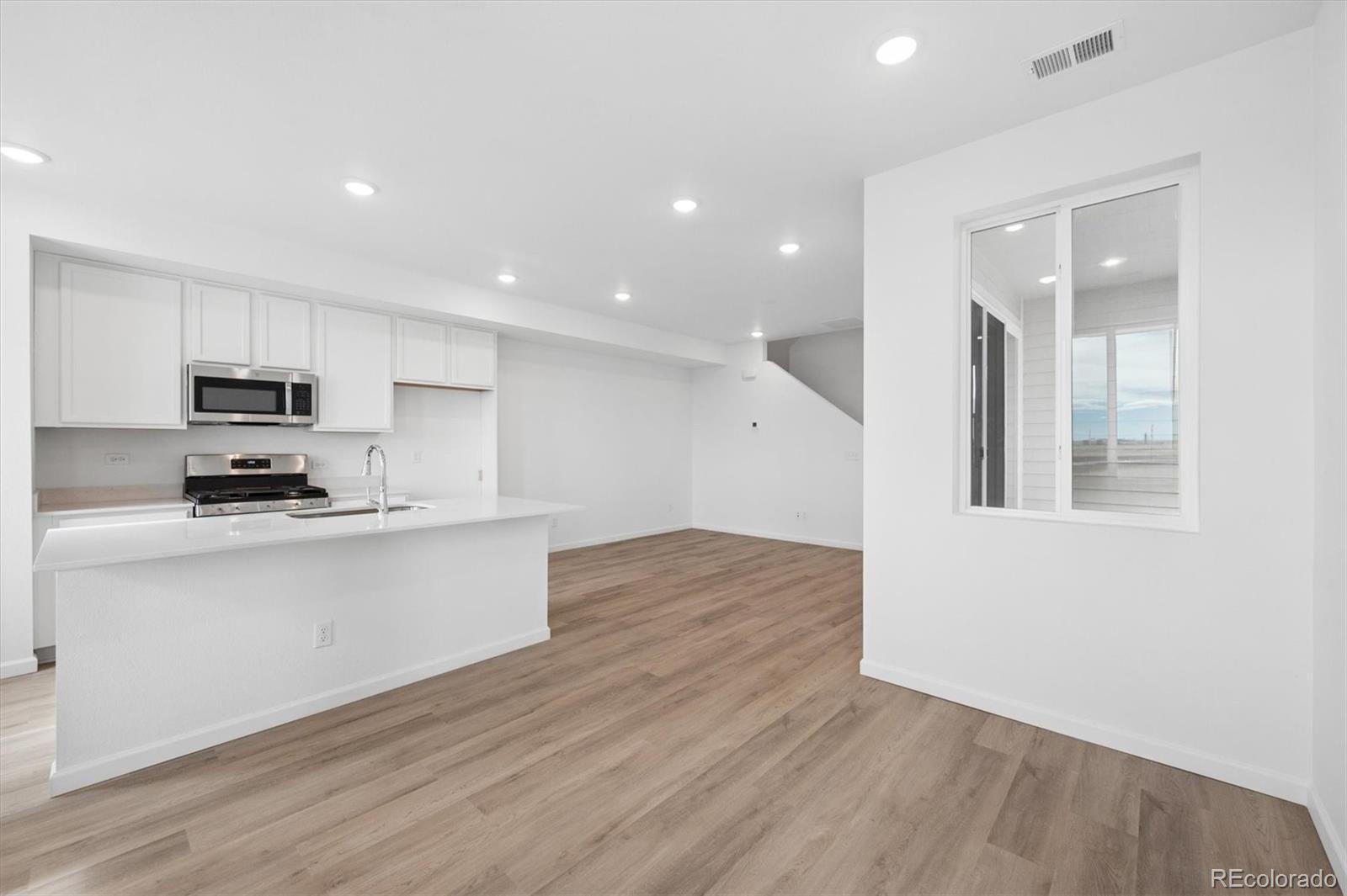 MLS Image #5 for 24121 e 30th place,aurora, Colorado