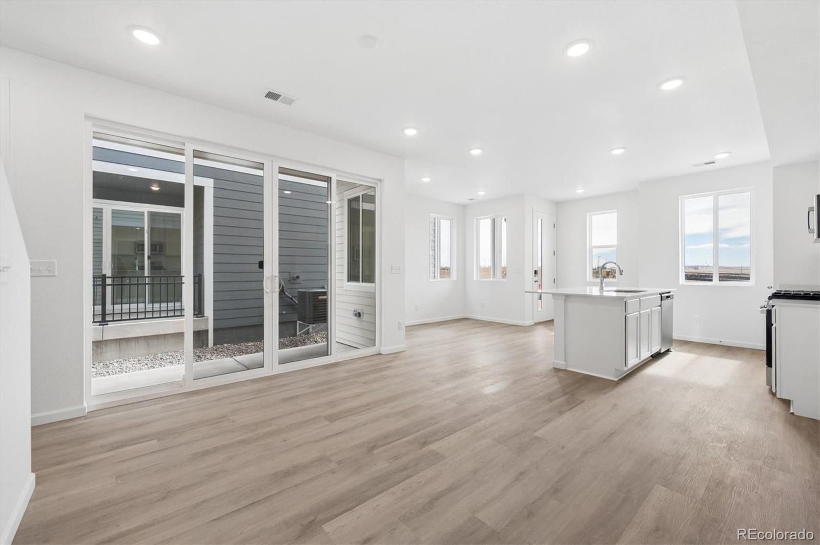 MLS Image #7 for 24121 e 30th place,aurora, Colorado