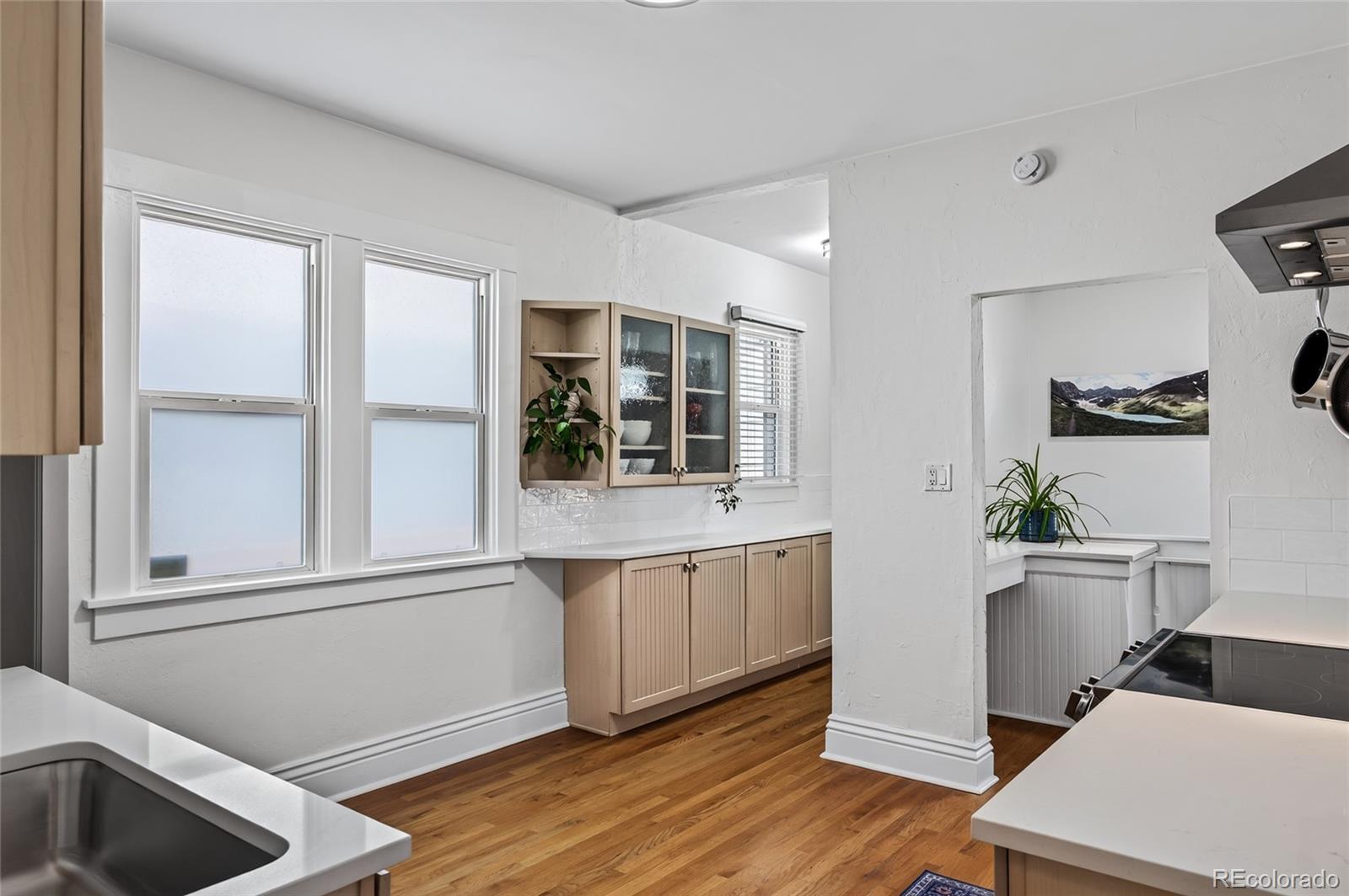 MLS Image #11 for 392 s clarkson street,denver, Colorado