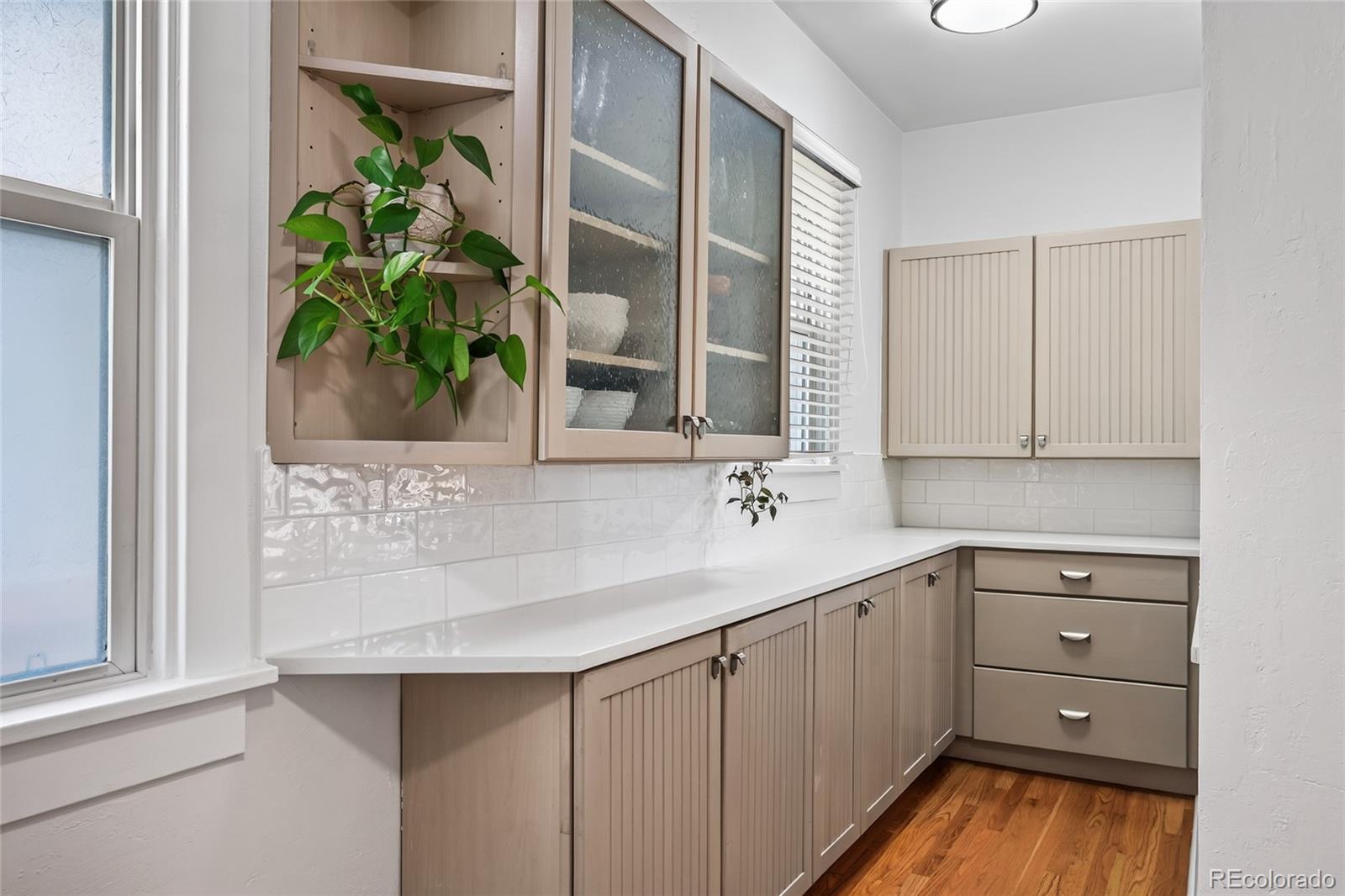 MLS Image #12 for 392 s clarkson street,denver, Colorado