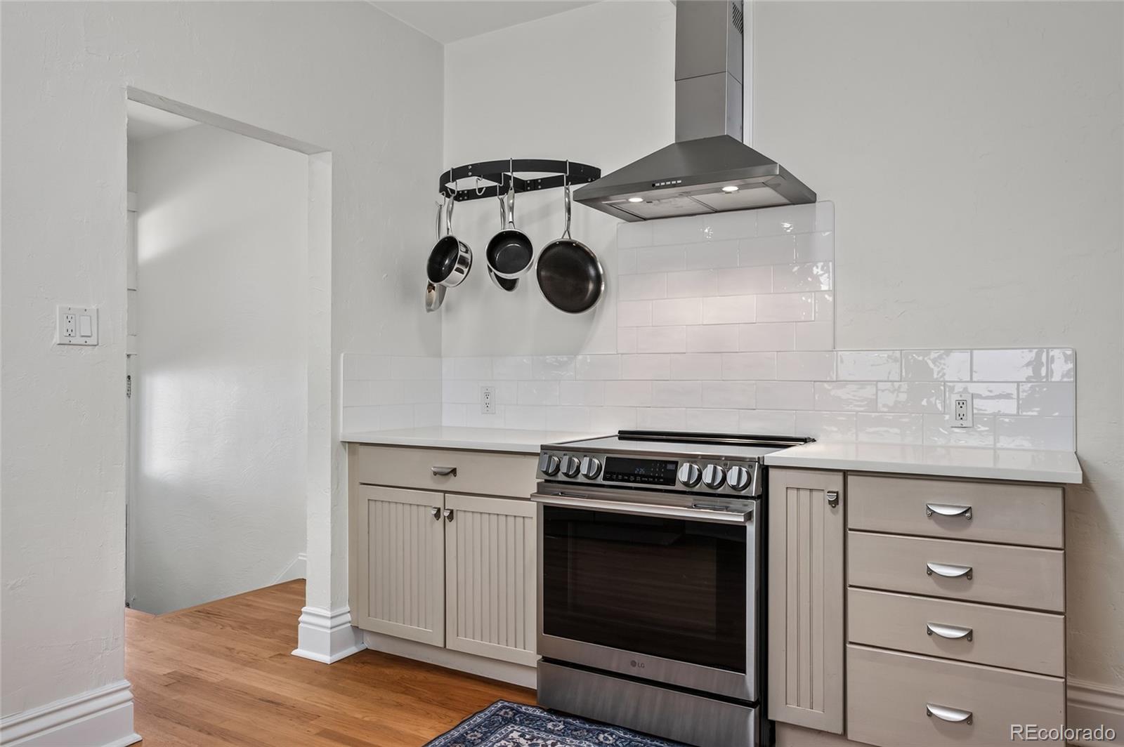 MLS Image #13 for 392 s clarkson street,denver, Colorado