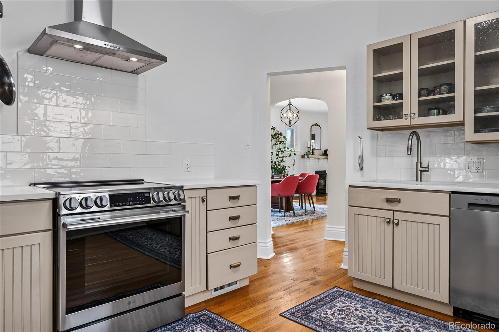 MLS Image #15 for 392 s clarkson street,denver, Colorado
