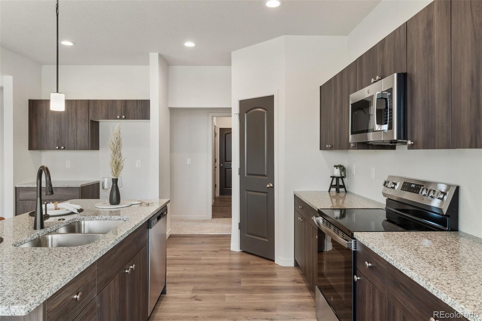 MLS Image #16 for 943 e moonbeam drive,pueblo west, Colorado