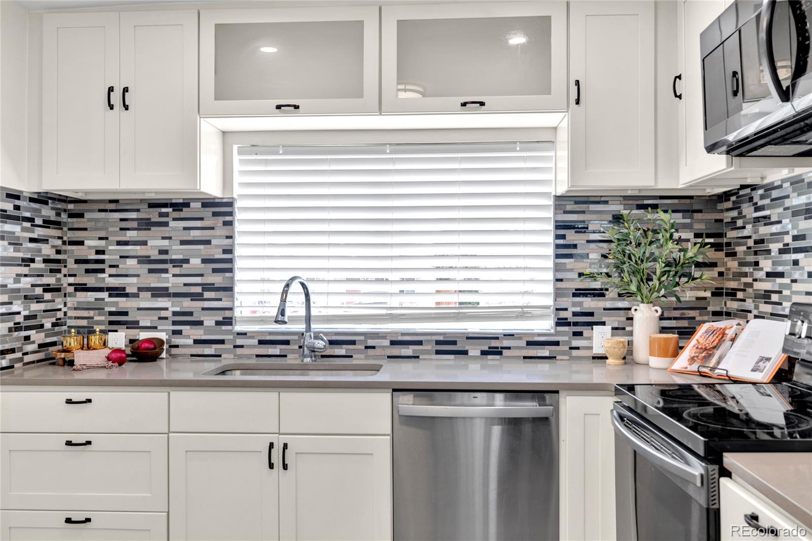 MLS Image #10 for 227 s perry street,denver, Colorado