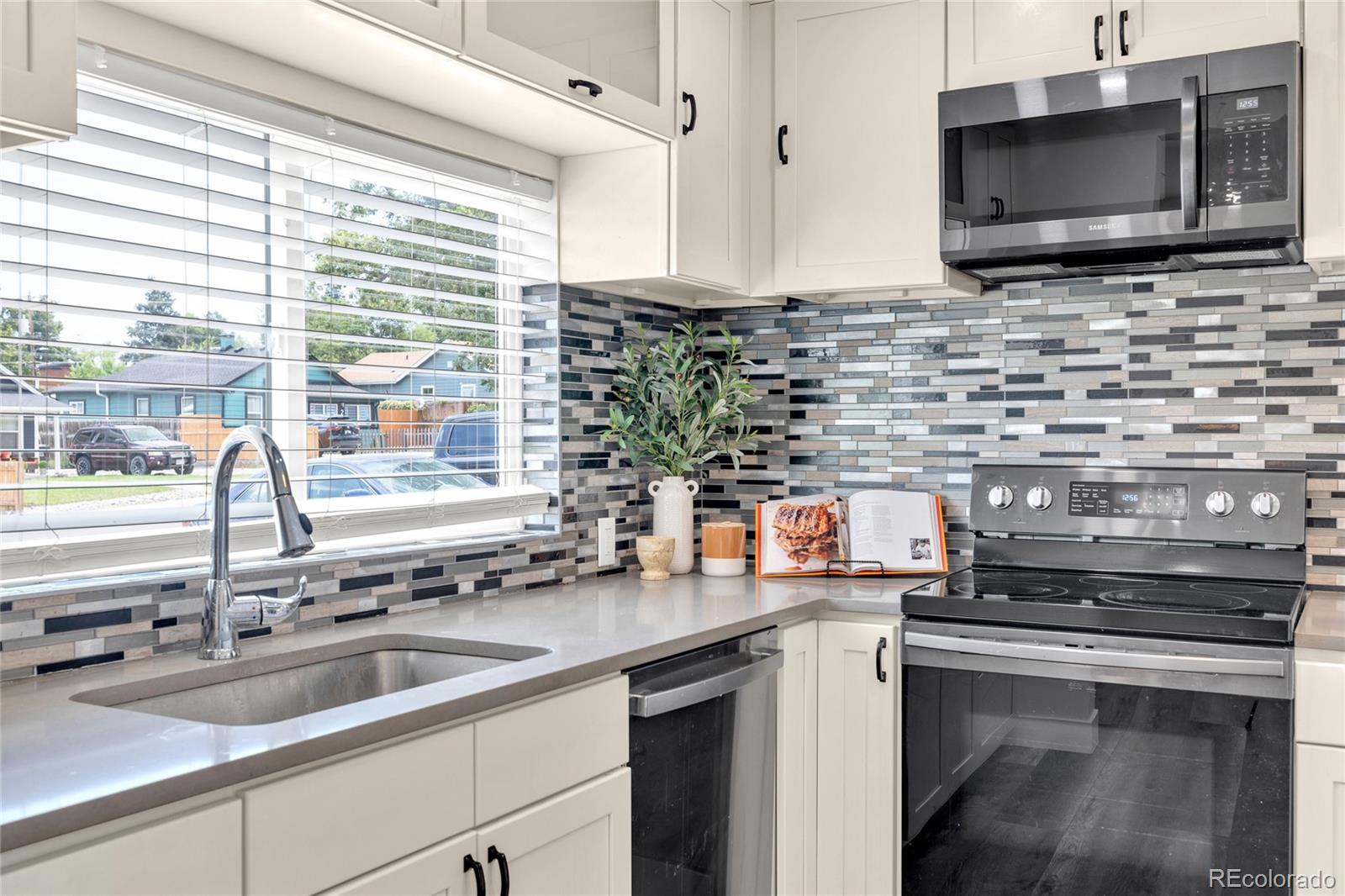 MLS Image #6 for 227 s perry street,denver, Colorado