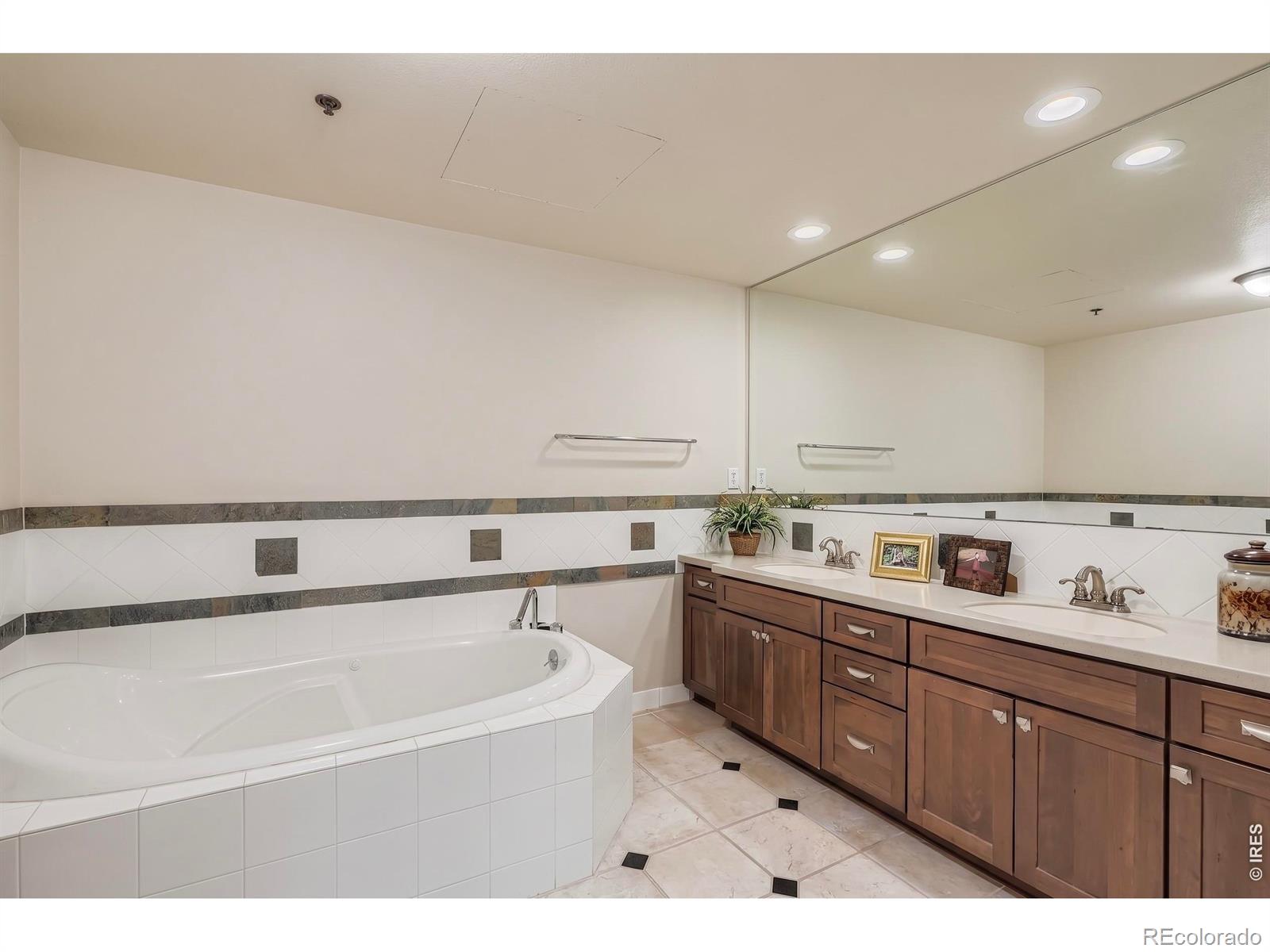 MLS Image #22 for 1499  blake street,denver, Colorado