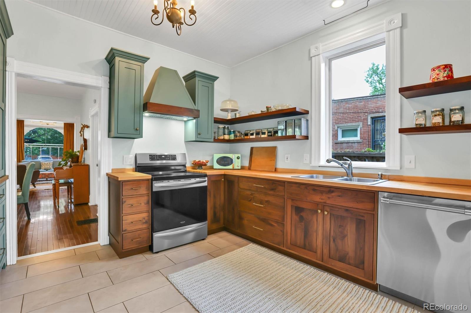MLS Image #13 for 1812 s lincoln street,denver, Colorado