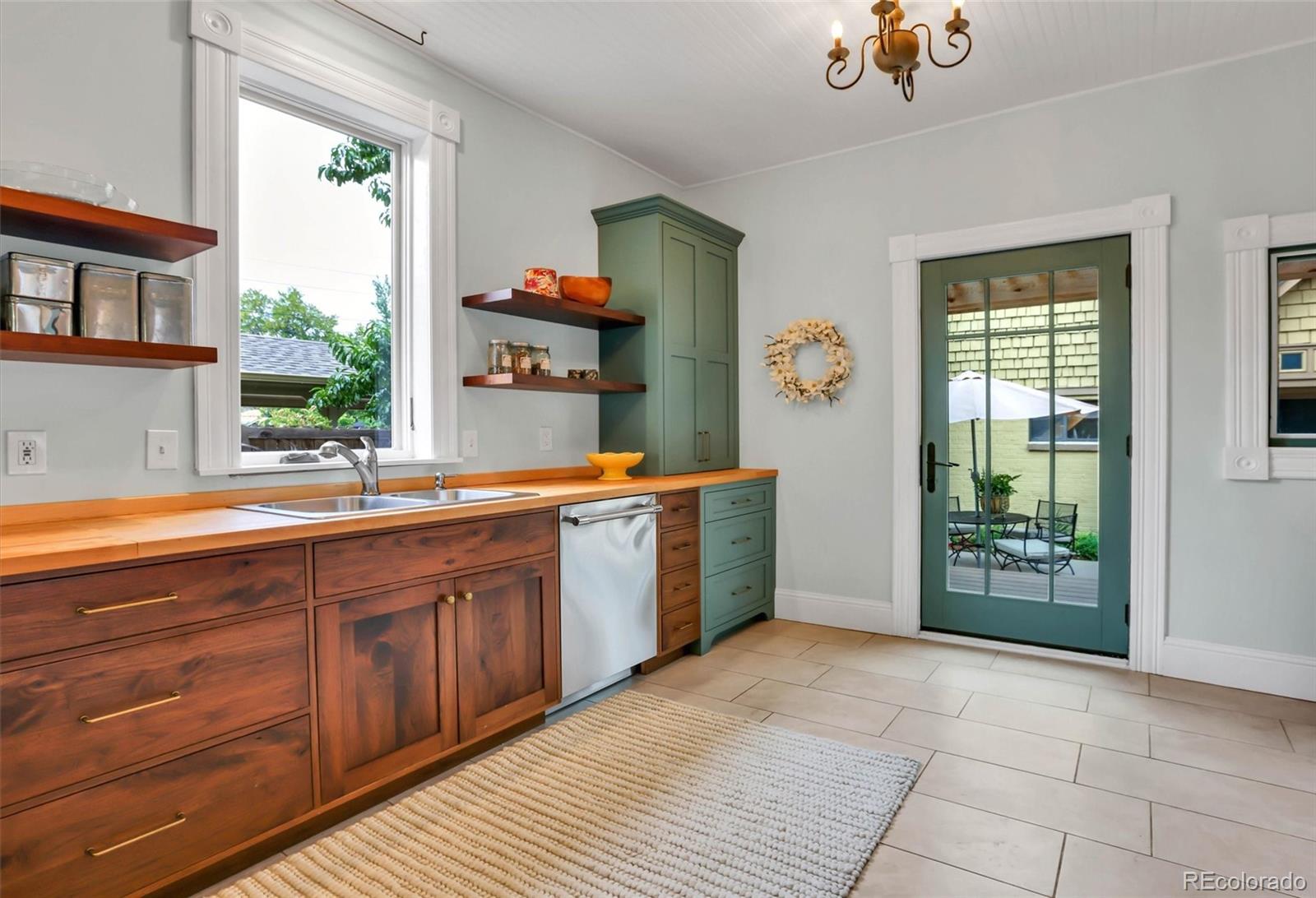 MLS Image #14 for 1812 s lincoln street,denver, Colorado