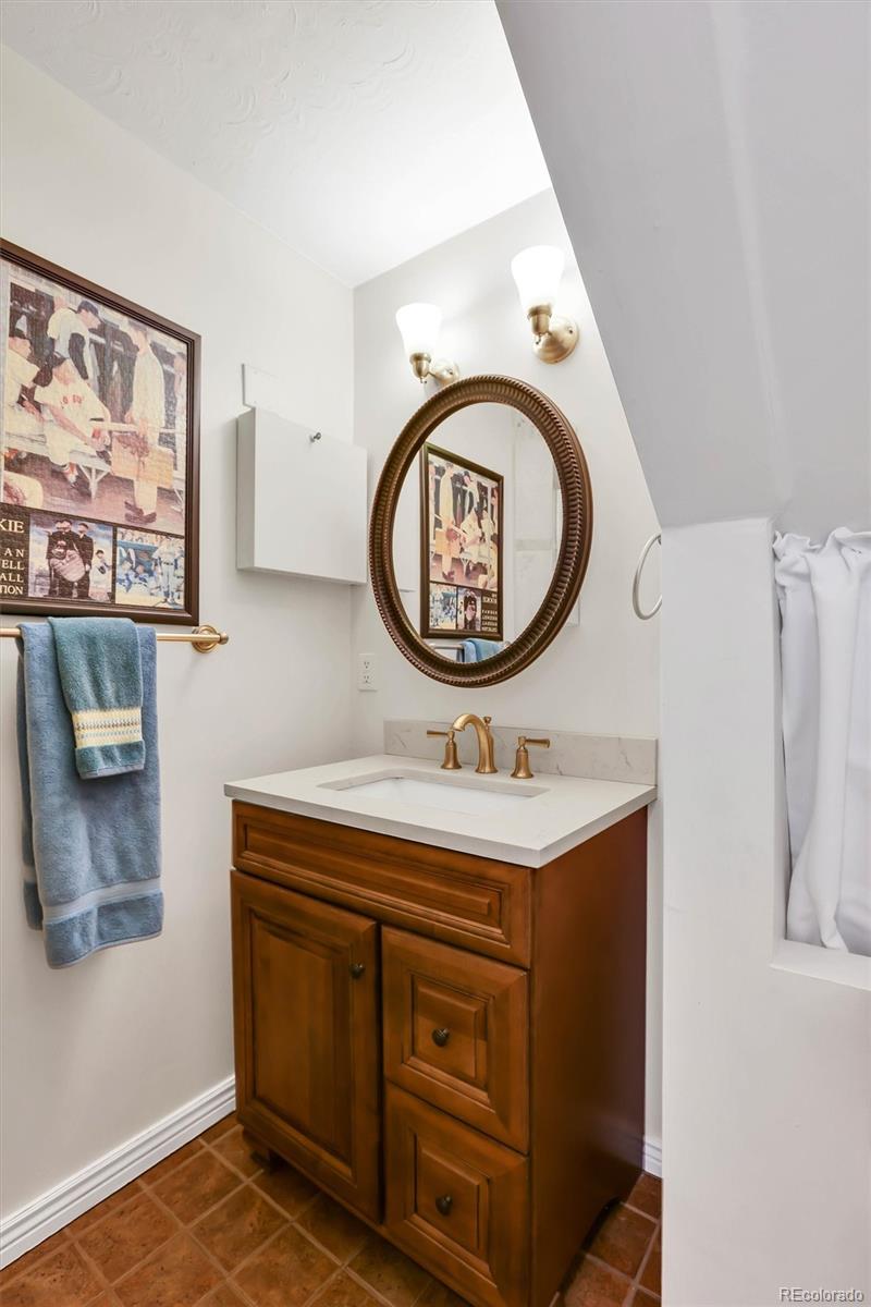 MLS Image #18 for 1812 s lincoln street,denver, Colorado
