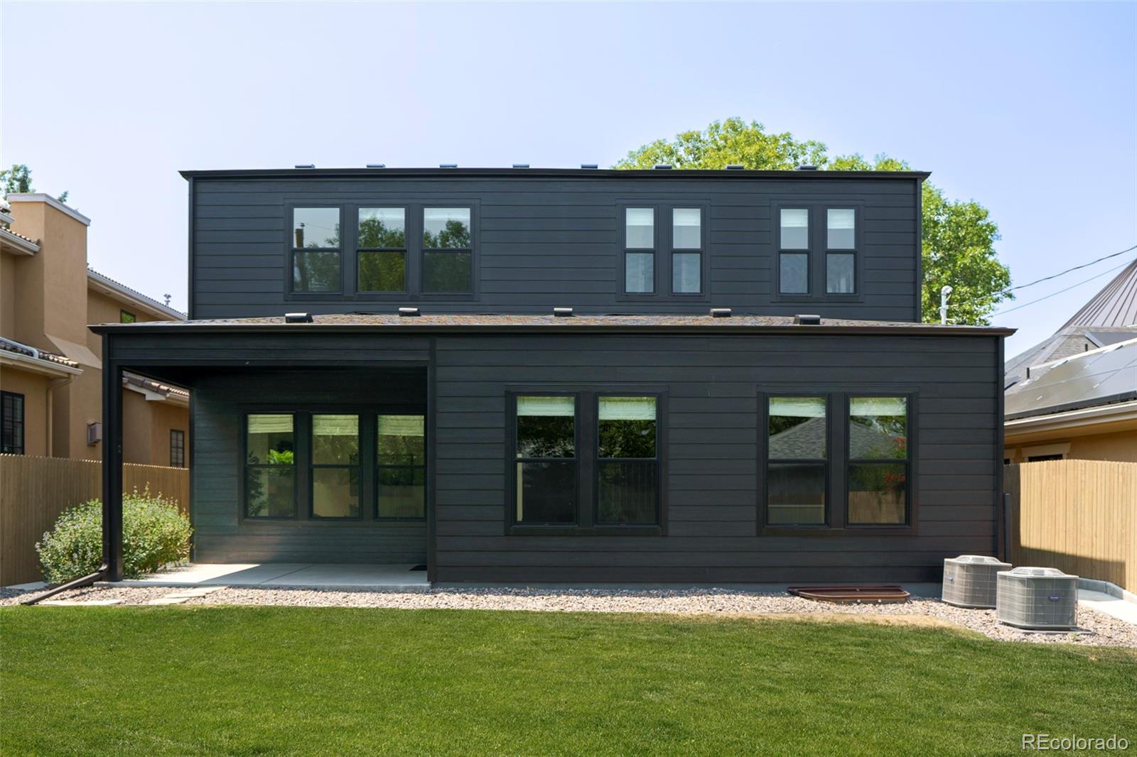 MLS Image #39 for 330  elm street,denver, Colorado