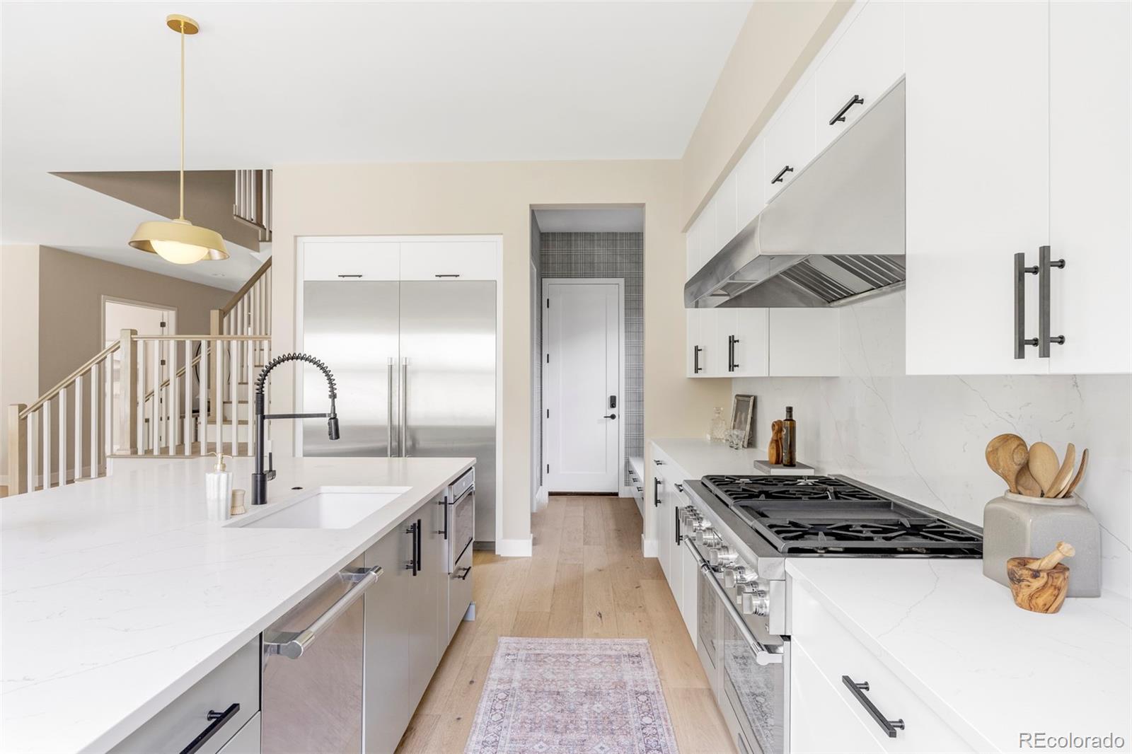 MLS Image #9 for 330  elm street,denver, Colorado