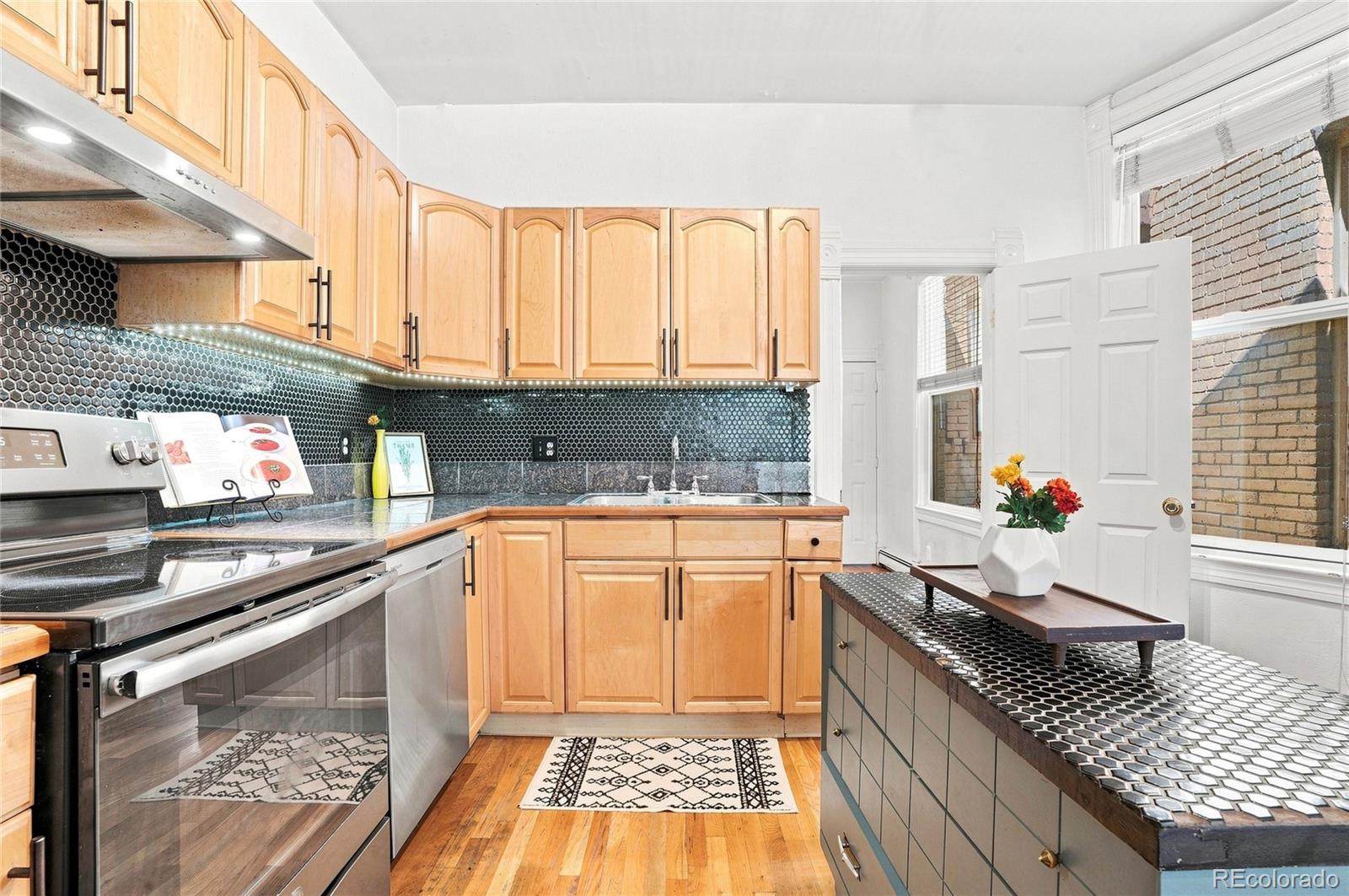 MLS Image #10 for 1769 n washington street,denver, Colorado