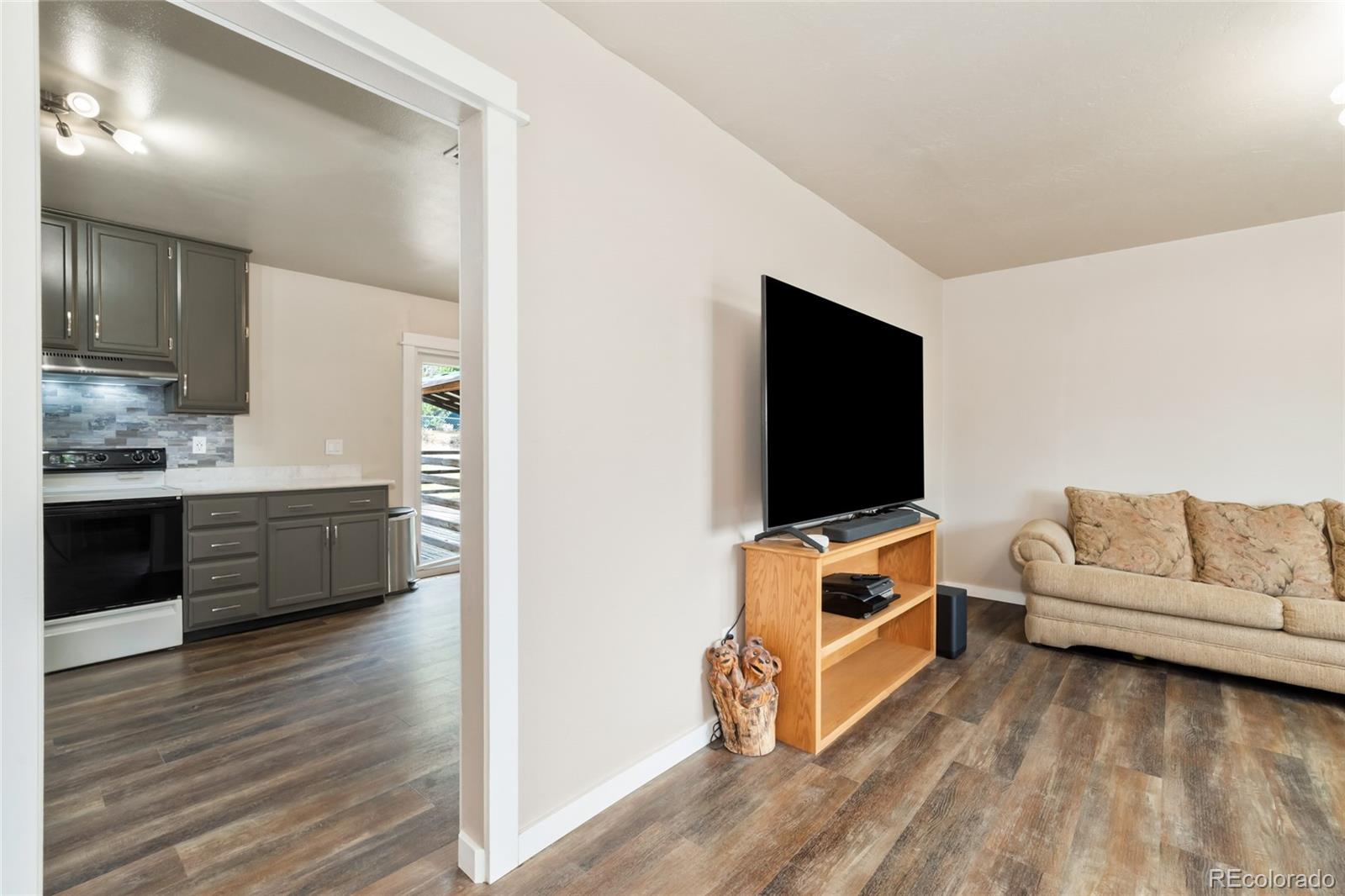 MLS Image #14 for 953  herring circle,craig, Colorado