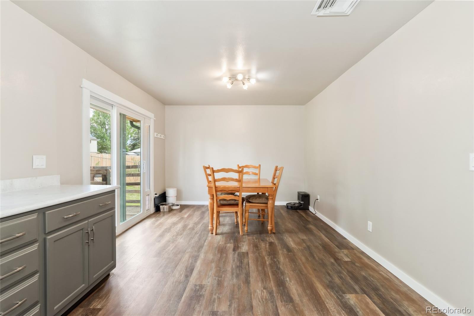 MLS Image #15 for 953  herring circle,craig, Colorado