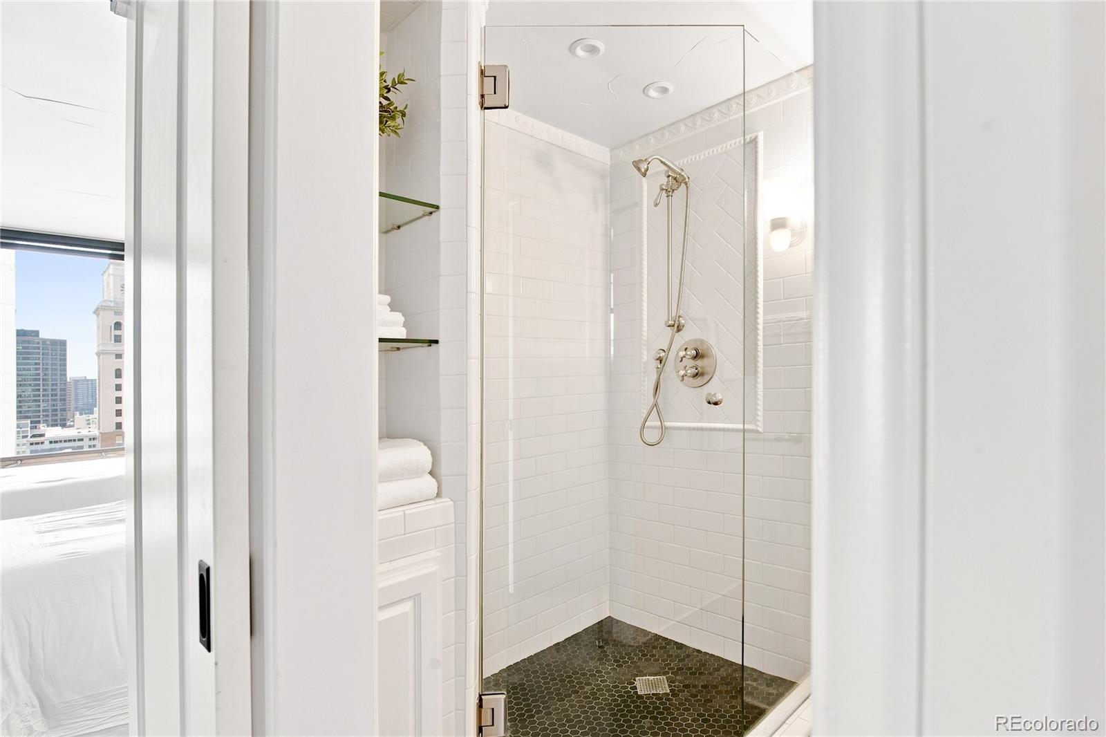 MLS Image #15 for 1625  larimer street 1705,denver, Colorado