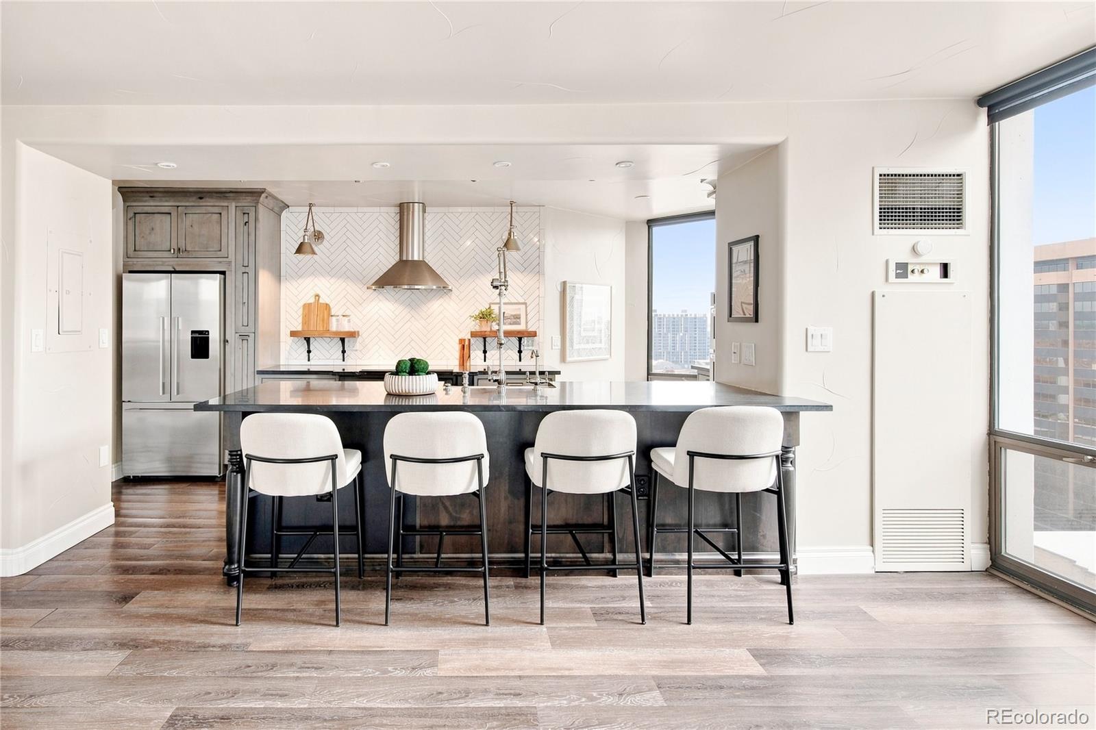 MLS Image #6 for 1625  larimer street 1705,denver, Colorado