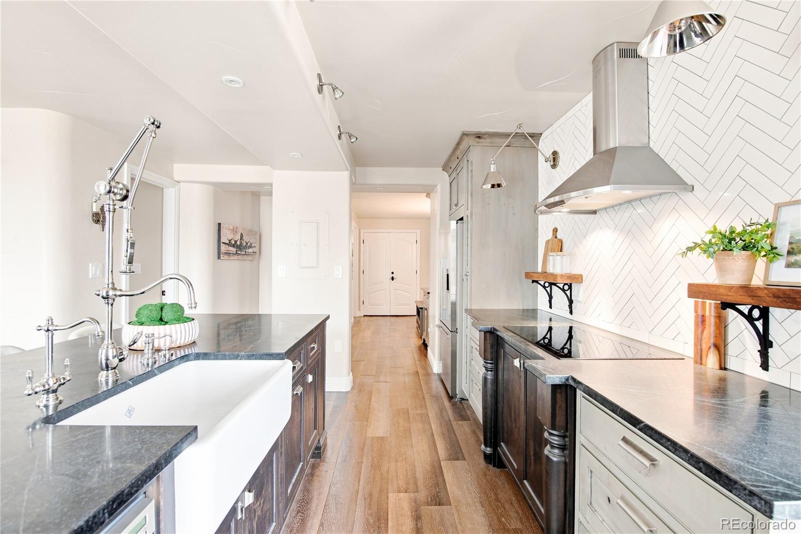 MLS Image #8 for 1625  larimer street 1705,denver, Colorado