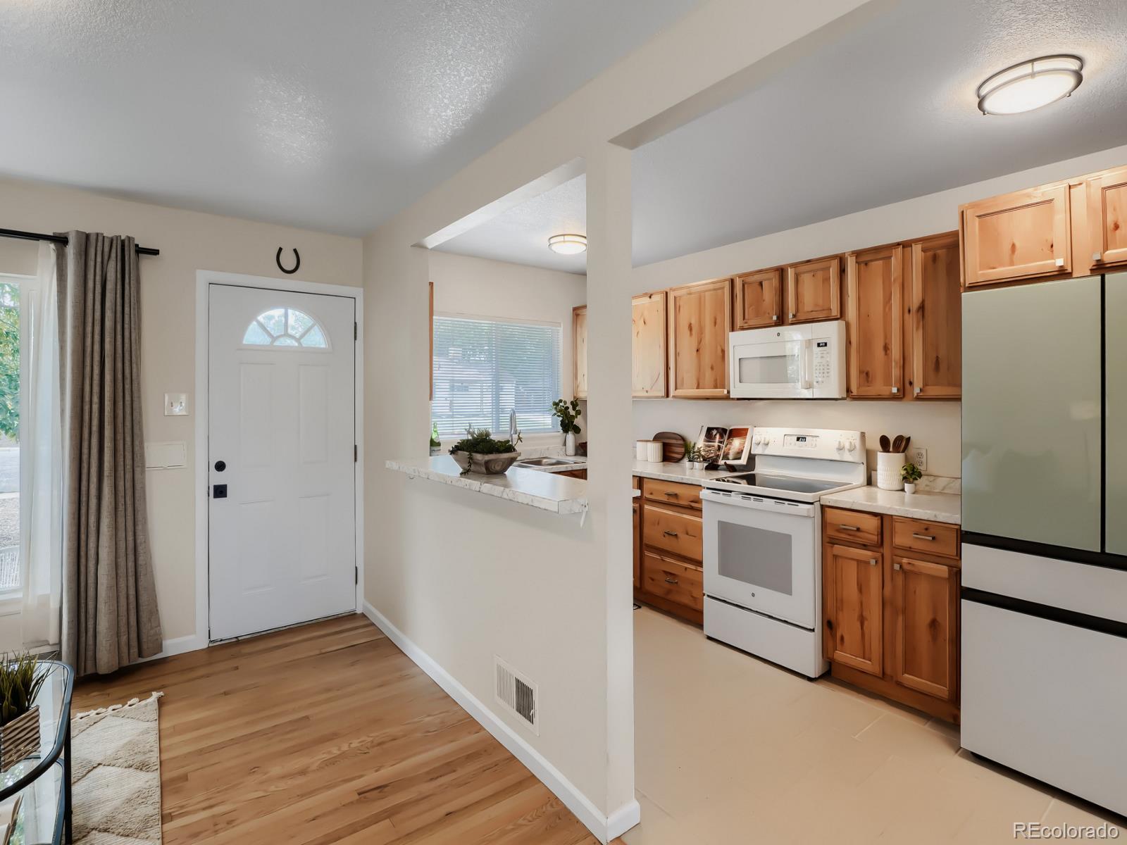 MLS Image #3 for 1200 s tejon street,denver, Colorado